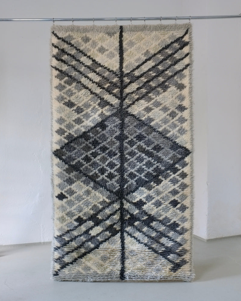Mid-century Swedish gray wool rya rug with geometric pattern