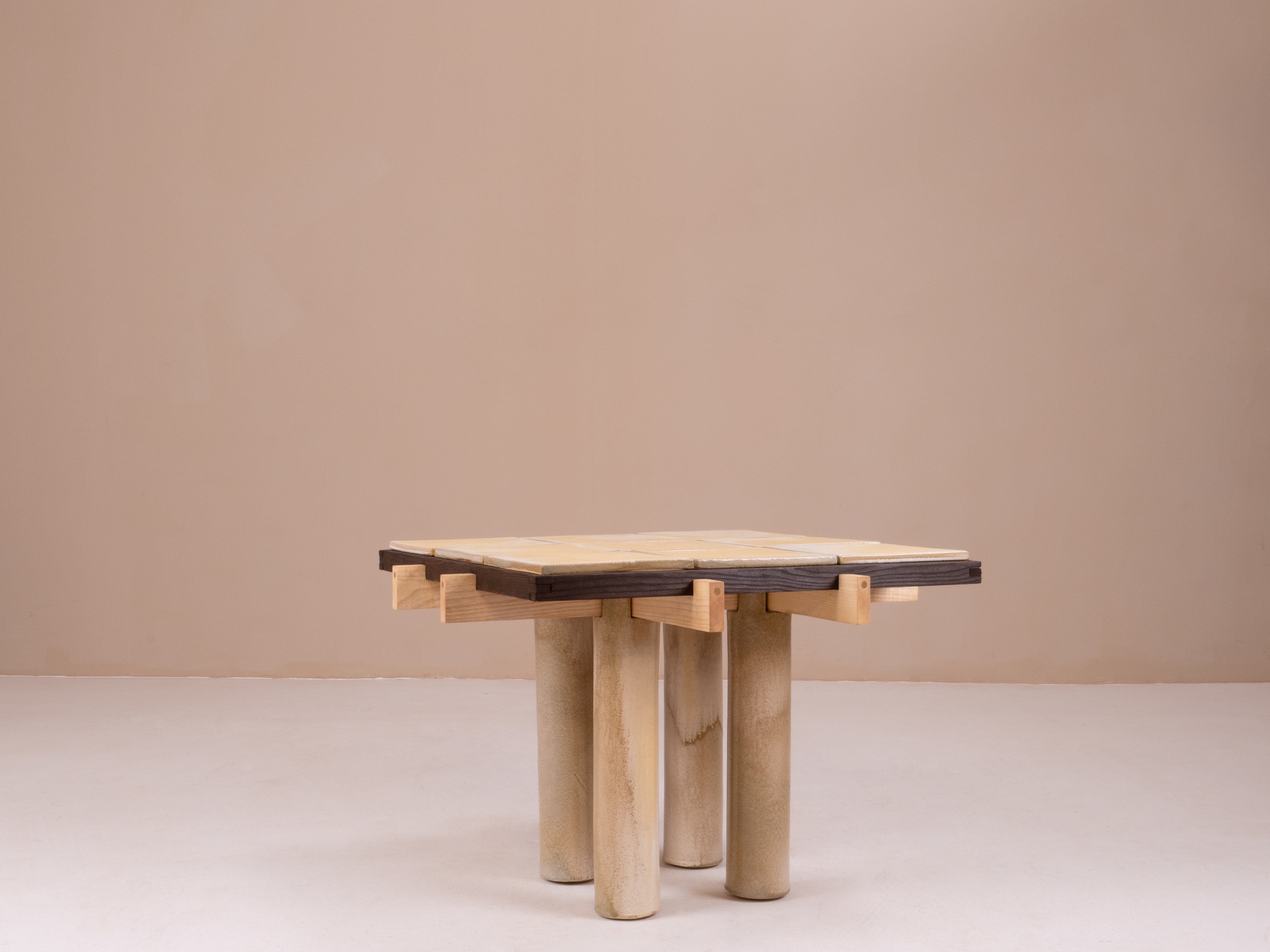 La Taulo - Wood & Clay Side Table, Coffee table — close-up