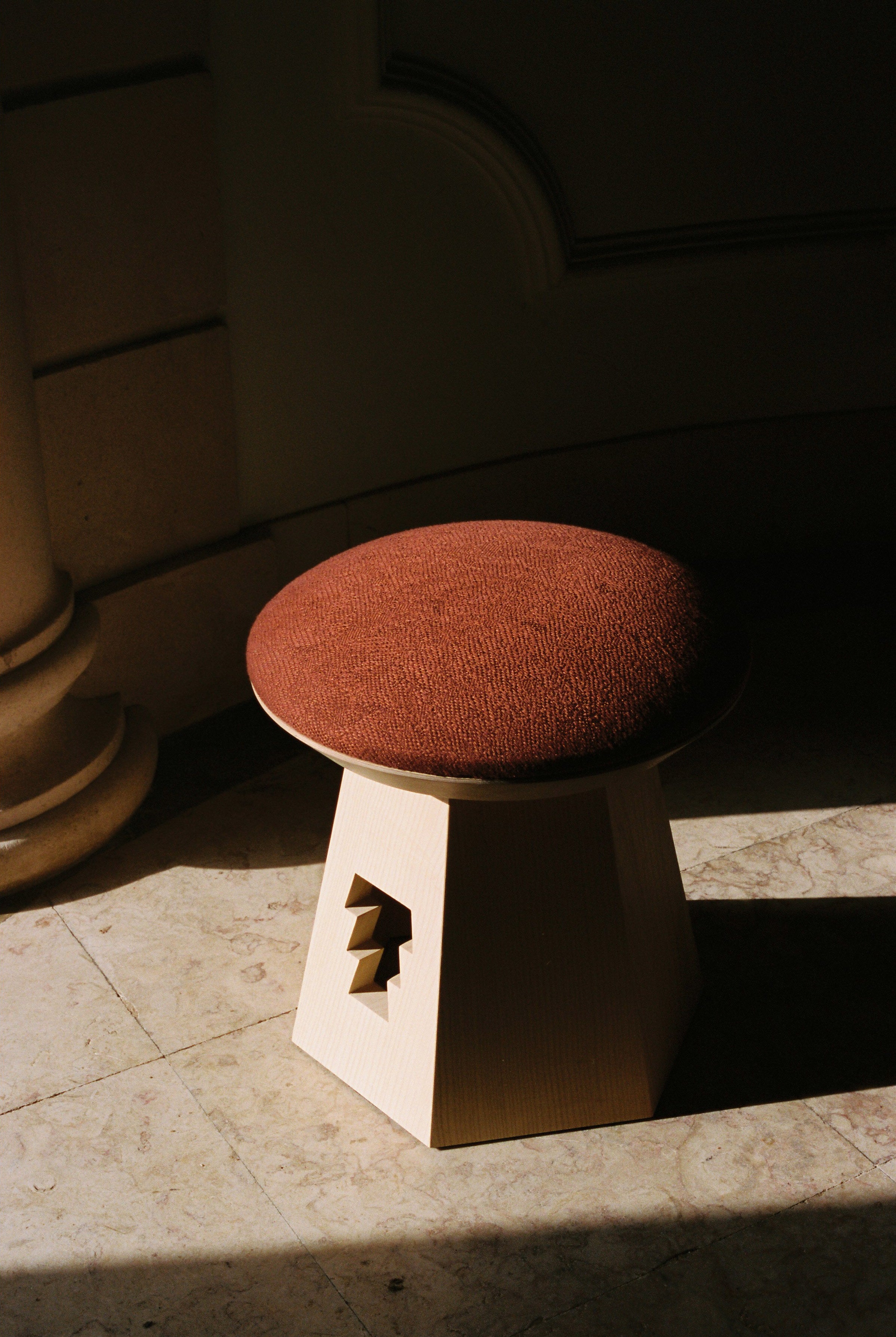 CARMO STOOL — close-up