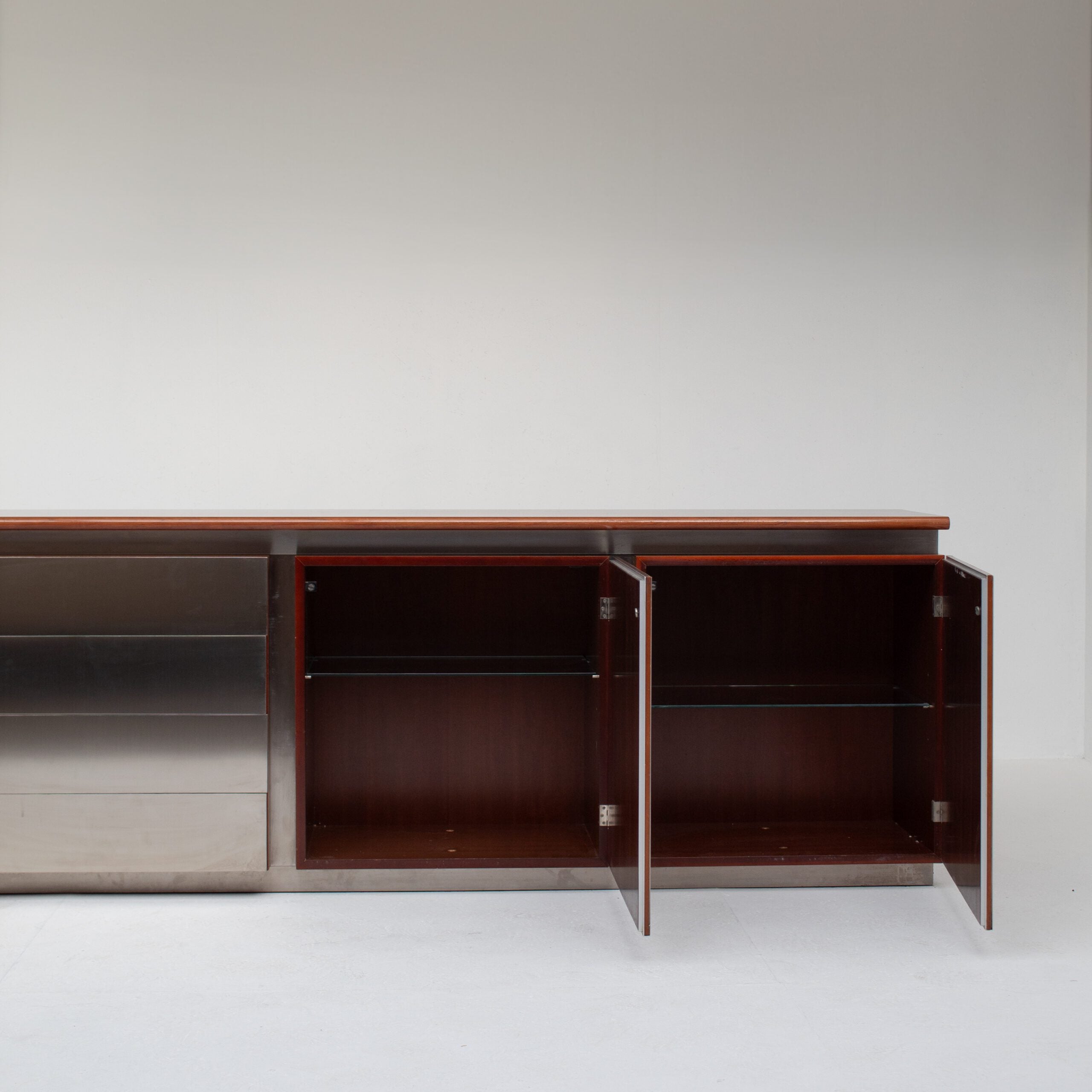 Armoire Acerbis marron avec portes chromées