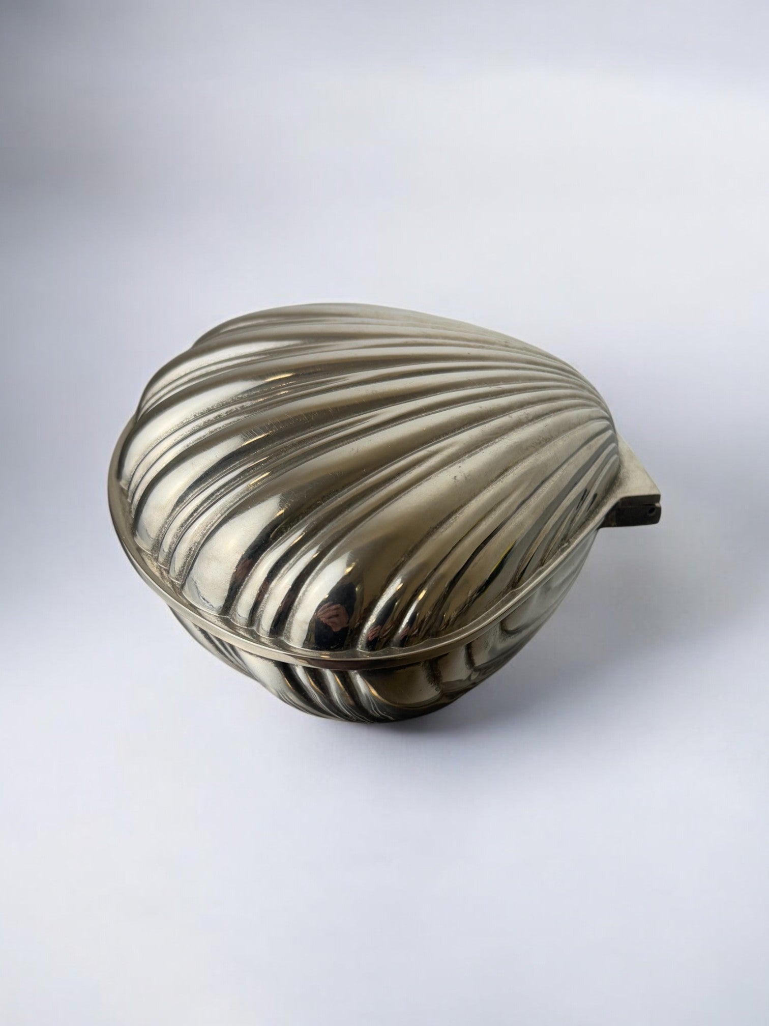 Shell Jewelry Box, Silver Plated, Italy, circa 1980's — side angle showing ridged surface