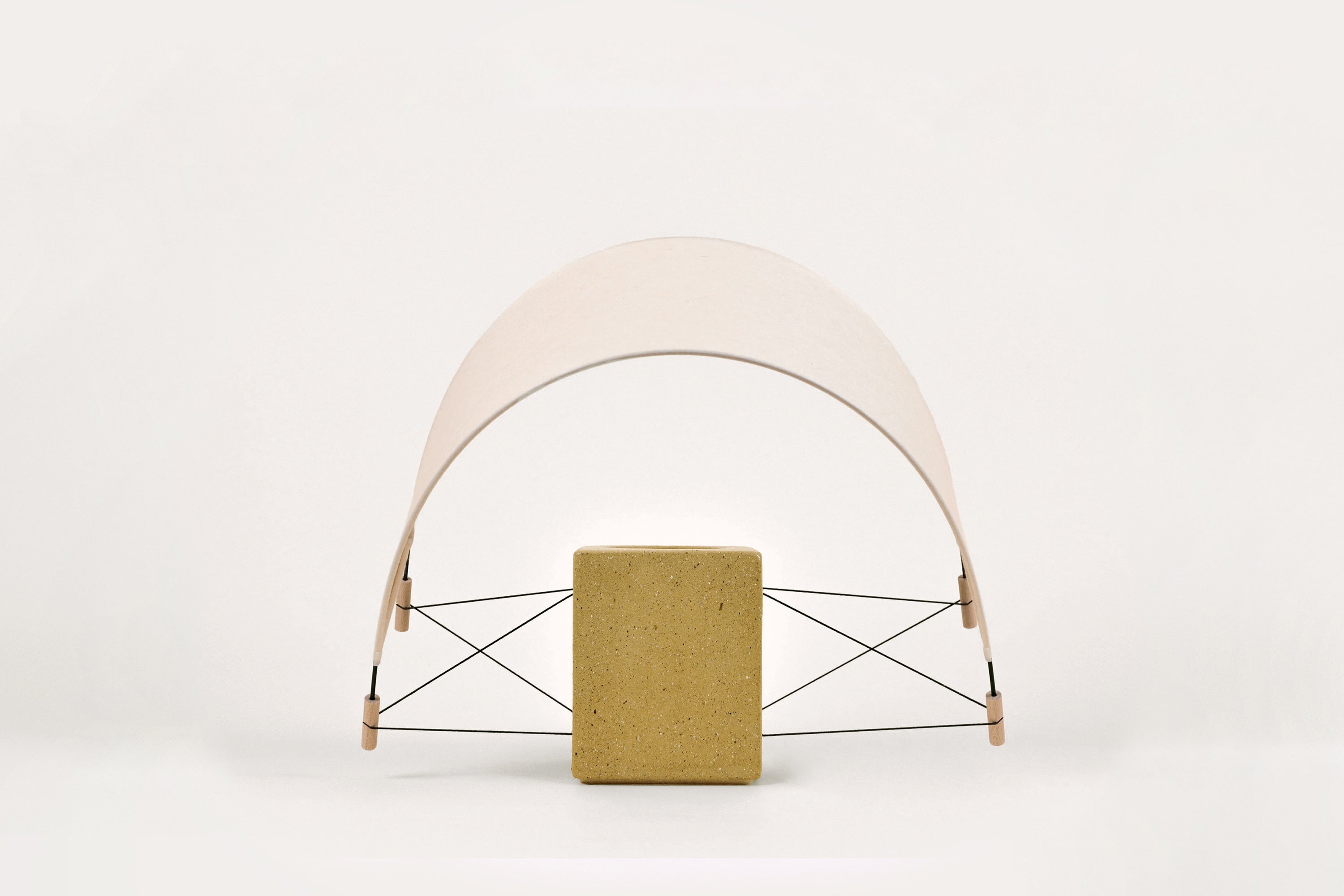 Écla - Raw Clay — side angle showing beige clay base and light shade