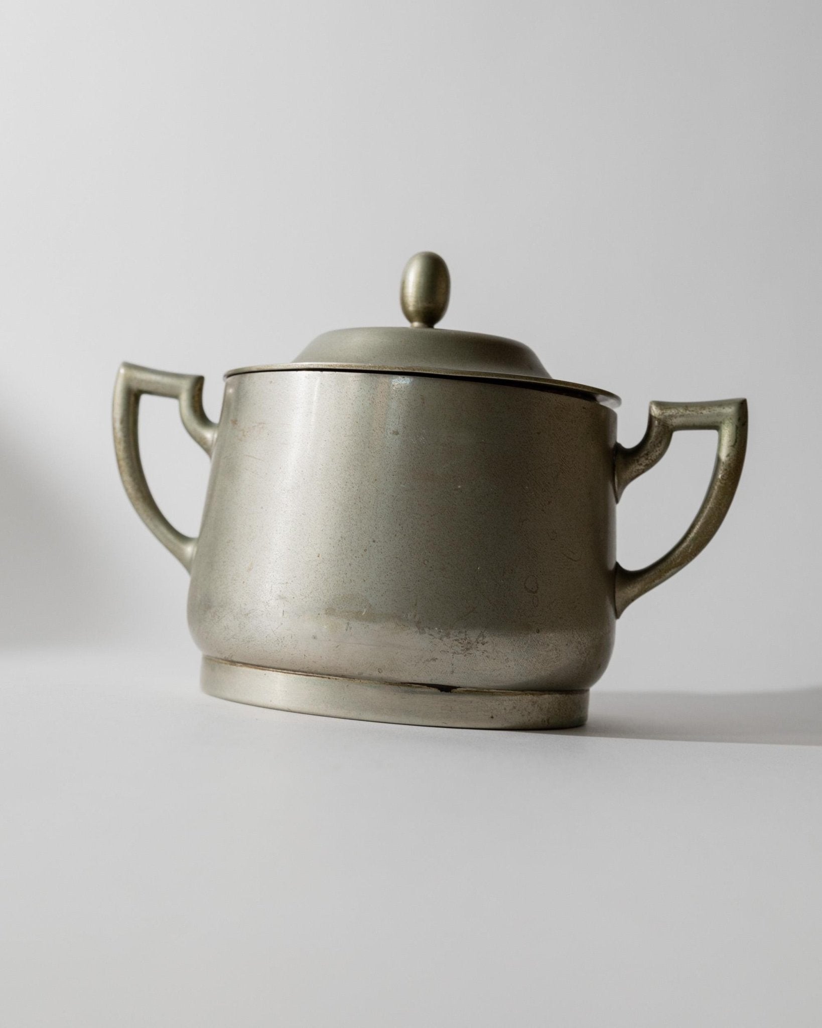 Vintage 1950s Silver Plated Lidded Box, Elegant Two Handle Design with Classic Form, Table Accent, Timeless Serving Piece, Noble Gift Idea — view 10