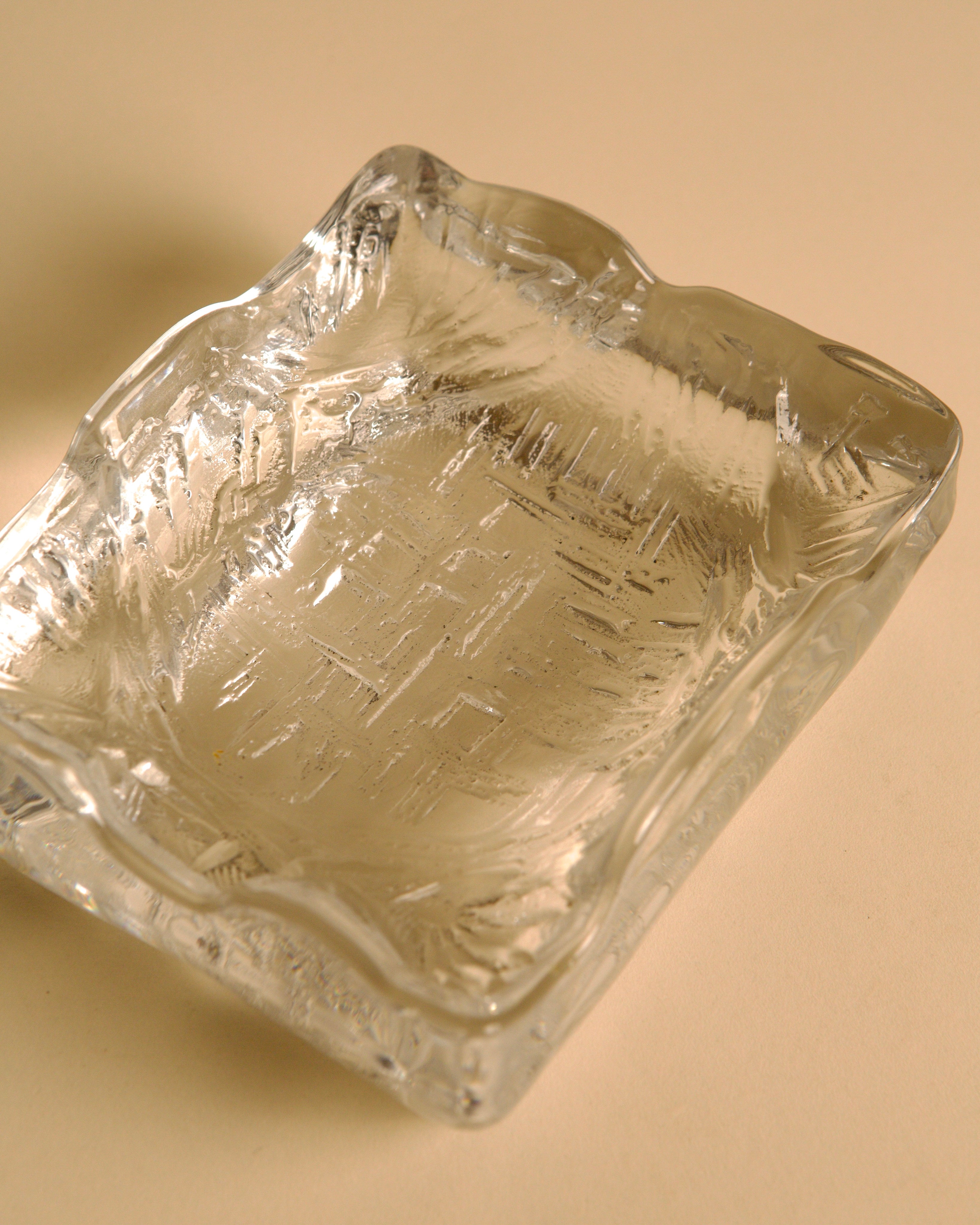 Clear crystal ashtray by Daum, 1960s — close-up
