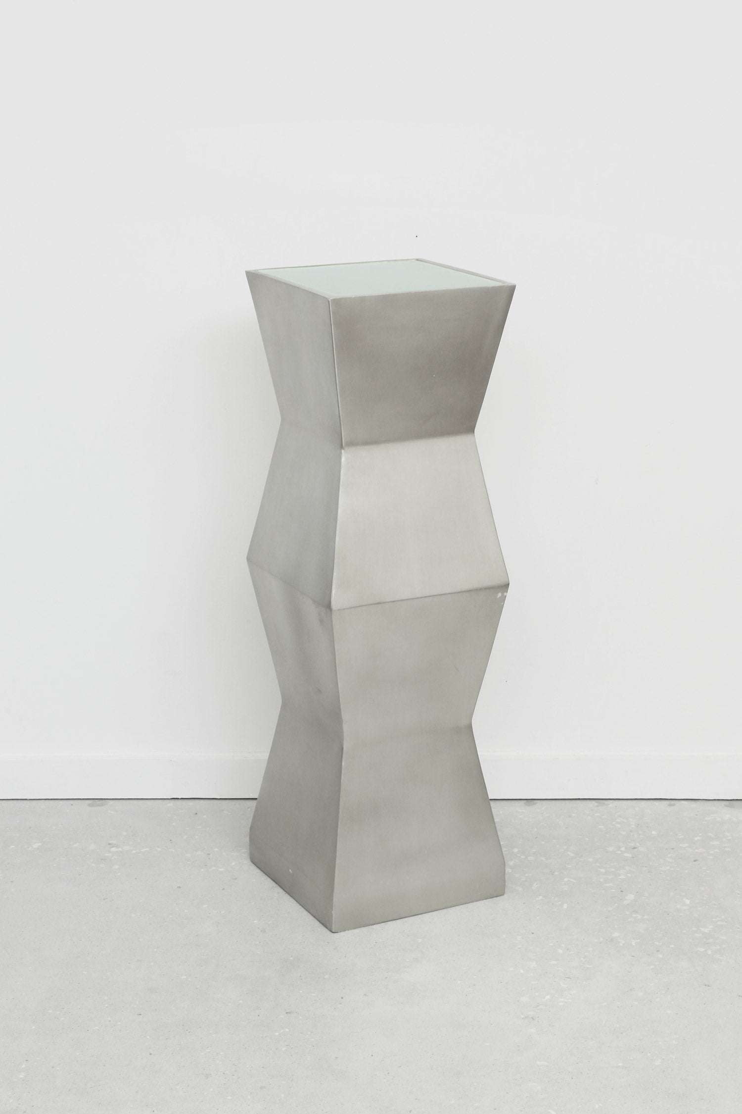 Geometric Pedestal Floor Lamp — close-up