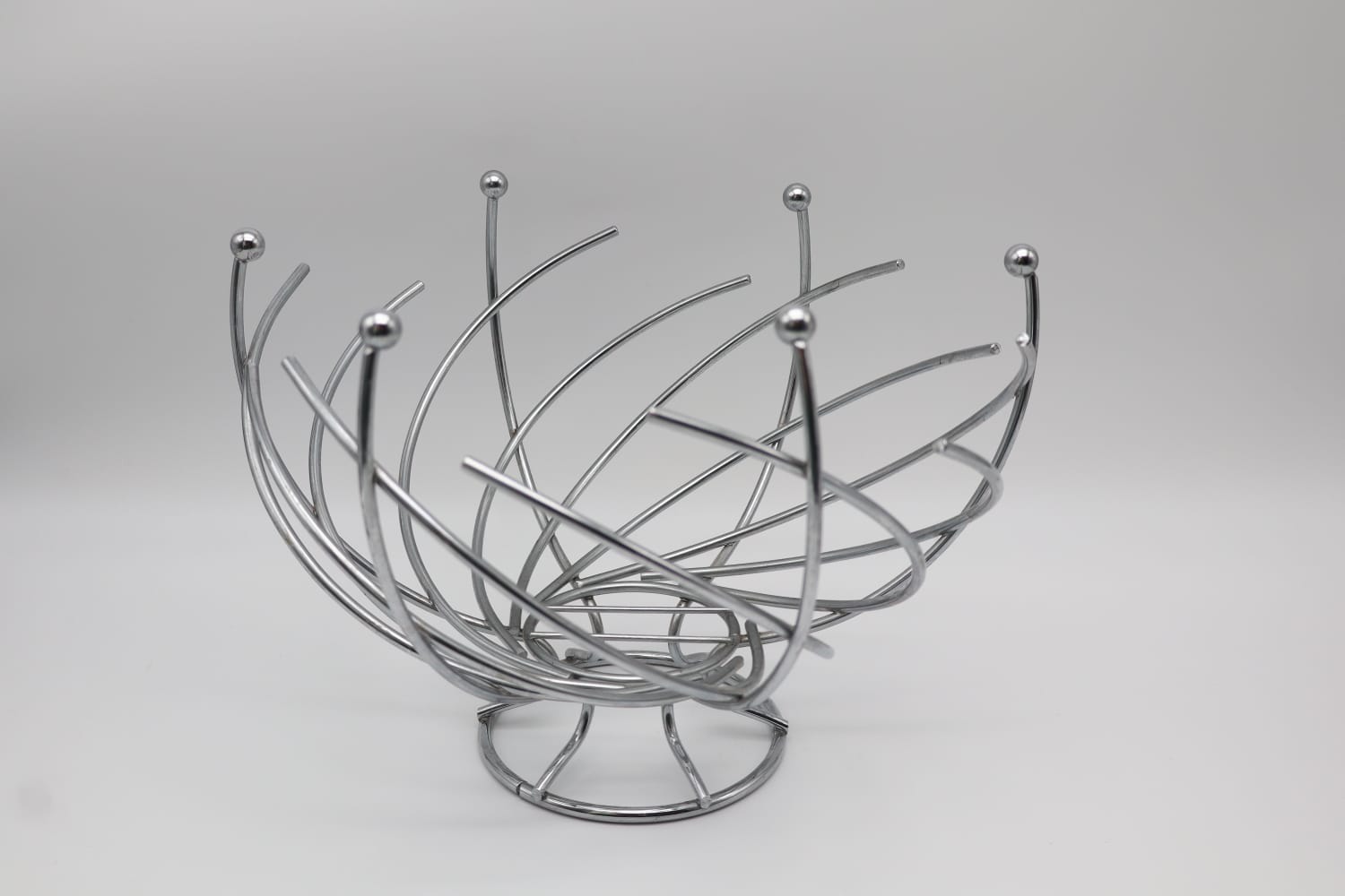 Mid-Century Modern Sputnik Spiral Fruit Bowl 1960s — detail view