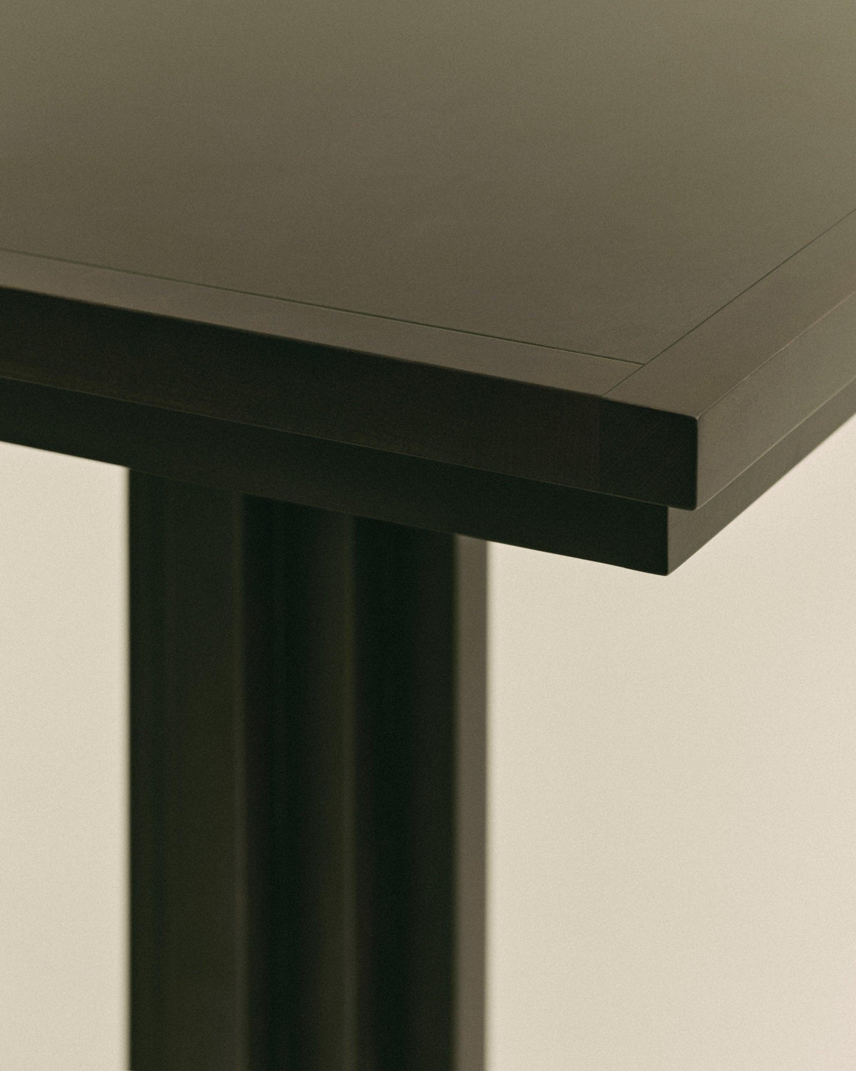 FRANKIE TABLE — alternate view