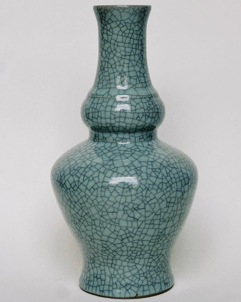 Cracked Celadon Vase - Korea, 20th/21st century by Manushi | The Oblist