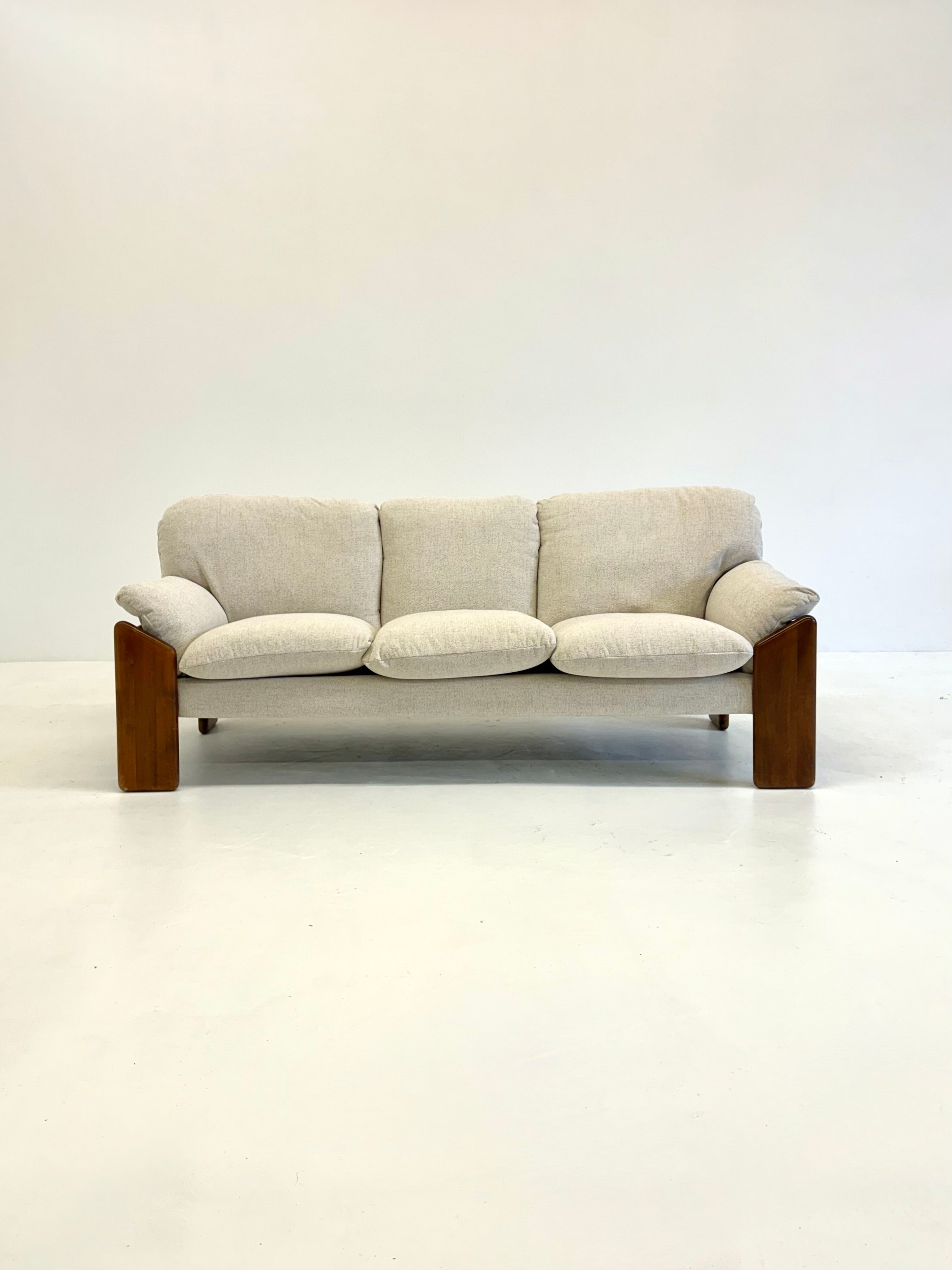 Three-seater sofa Sapporo by Mario Marenco for Mobil Girgi — alternate view