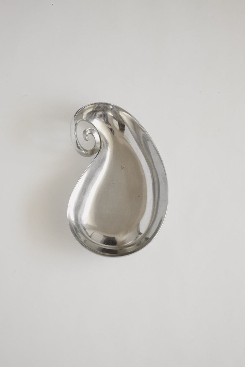Elegant Aluminium Spiral Dish by septembre studios | The Oblist
