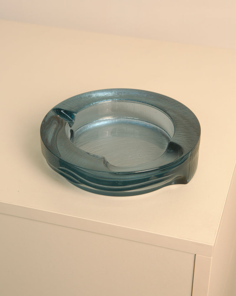 Curved blue-green glass ashtray Azteca collection detail view