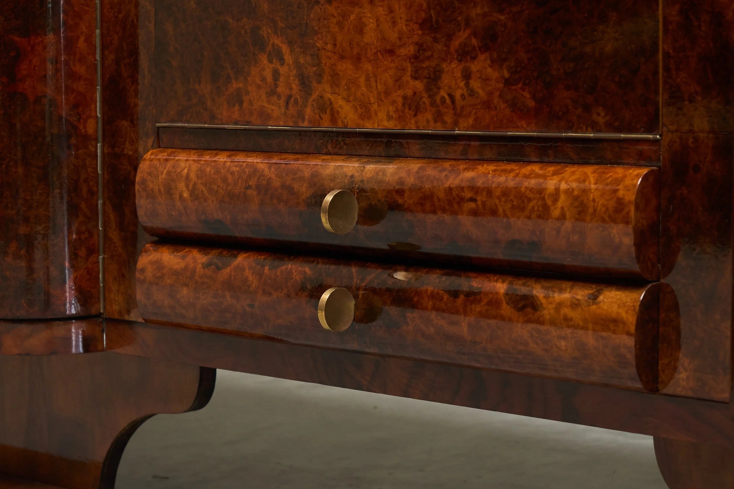 Exceptional De Coene Frères Art Deco Sideboard in Walnut and Burl Walnut Veneer Belgium 1930s — view 9