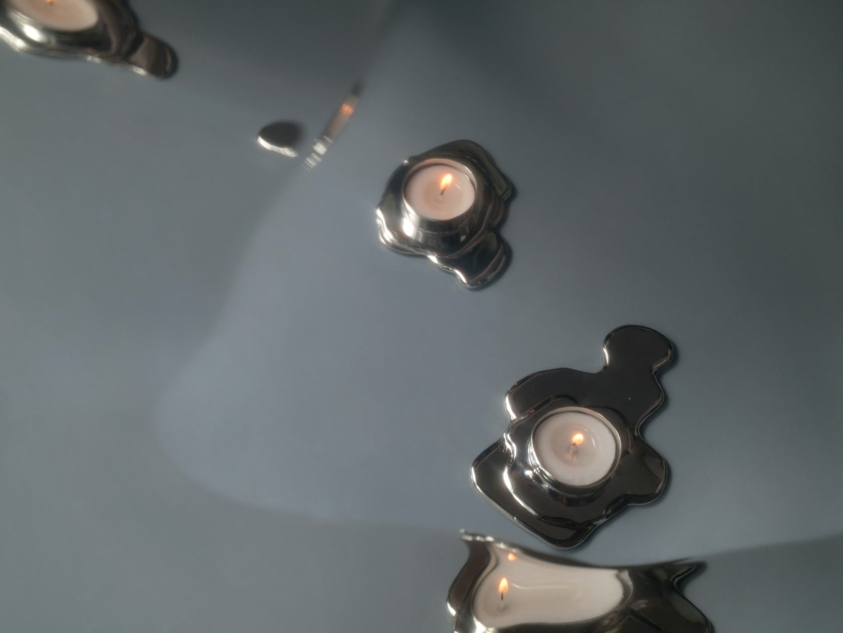 HYBRID CANDLEHOLDER_01 — lifestyle setting