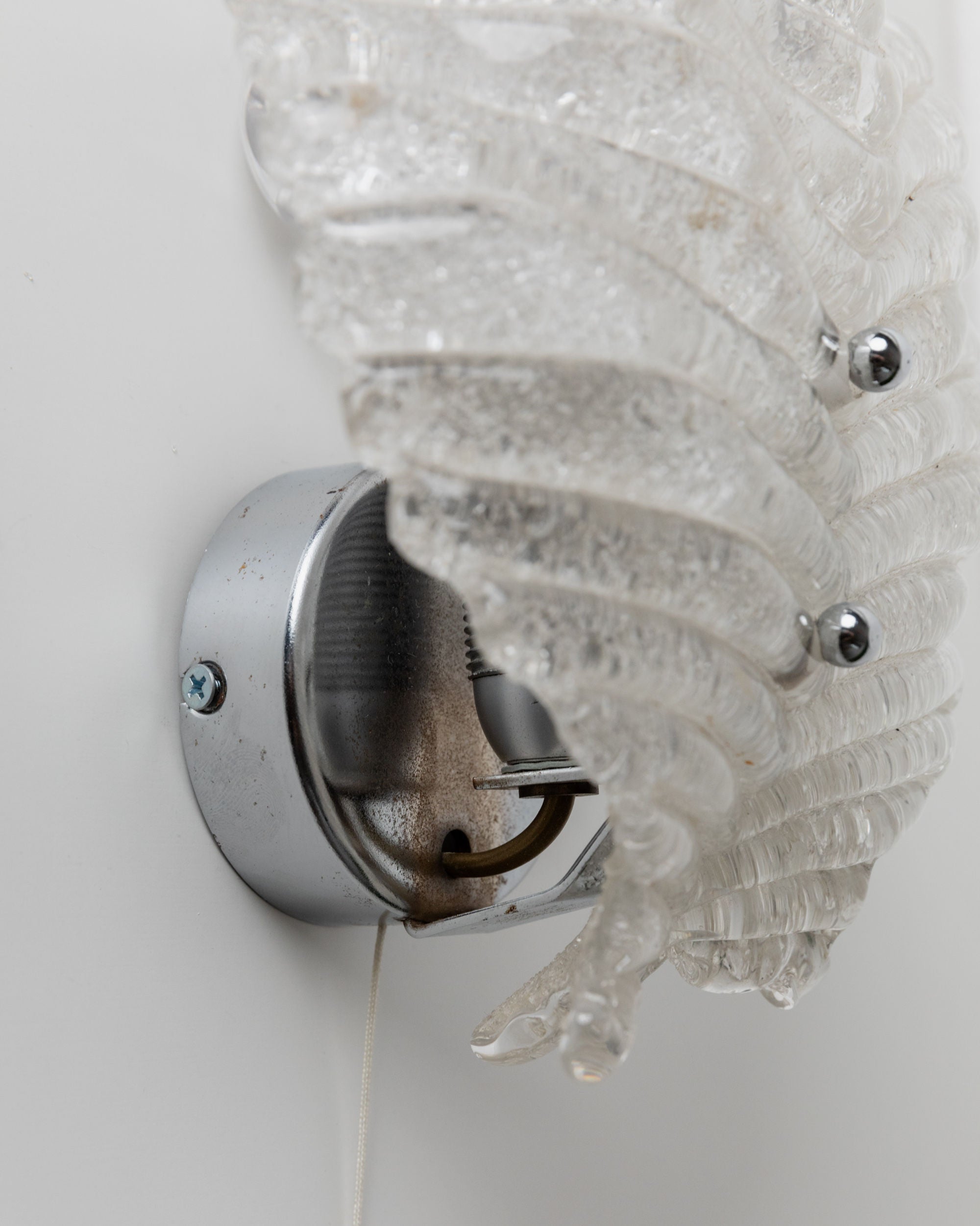 Vintage Murano Glass Wall Lamp for Honsel Lamps — close-up of textured glass detail