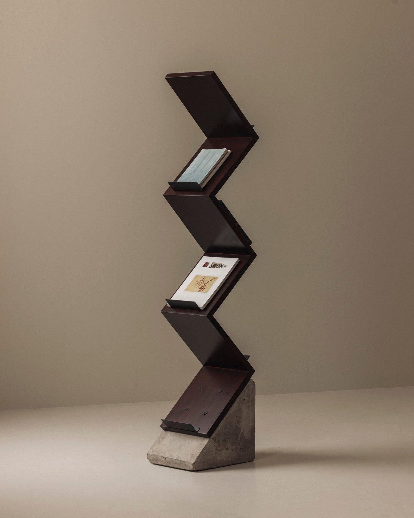 Magazine ‘Zink’ shelf by Jonas Bohlin for Källemo, Sweden 1984 — detail view