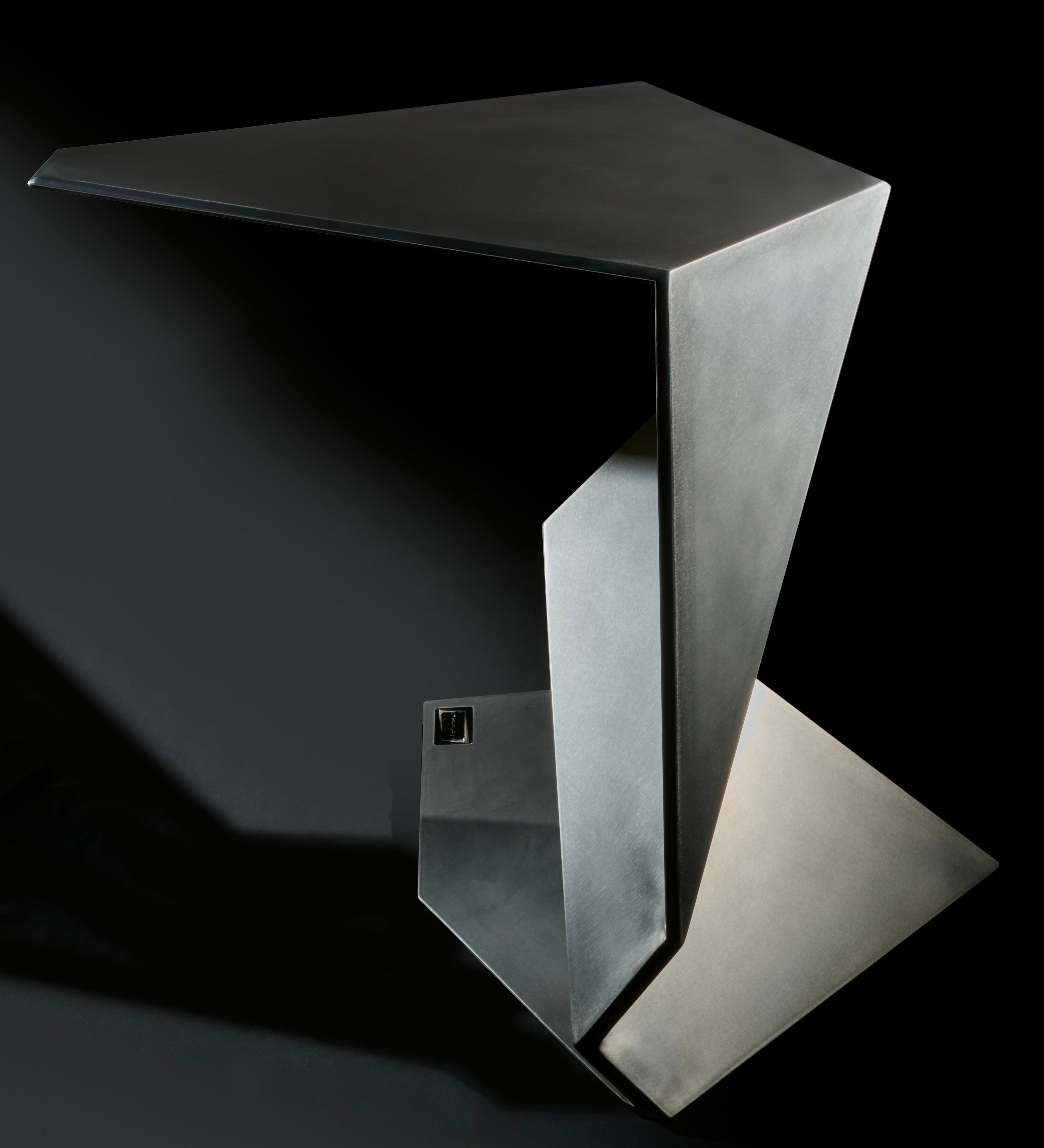 Table basse aiguisée TITANIUM