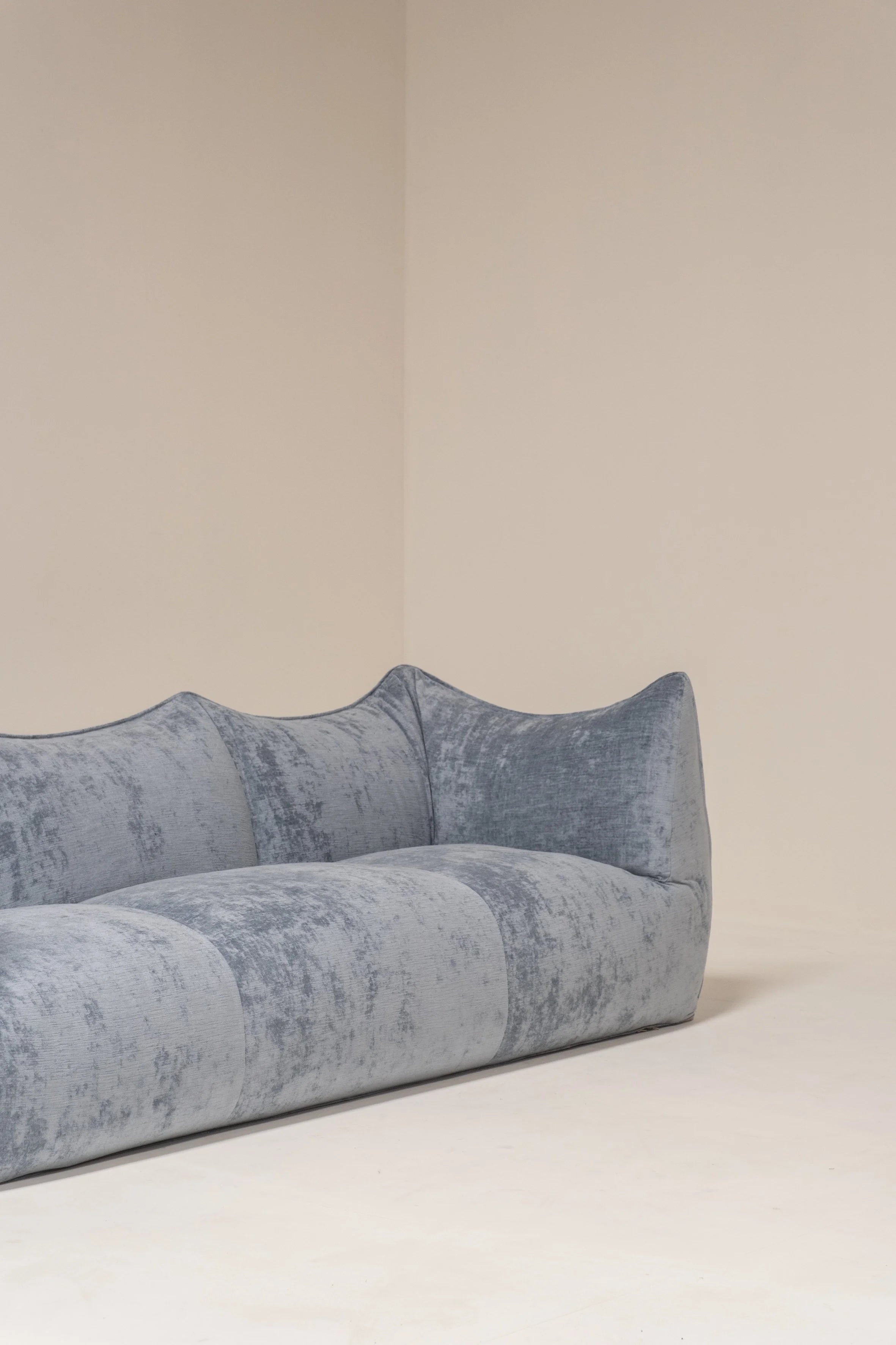 “Le Bambole” Sofa by Mario Bellini for B&B Italia, Velvet Upholstery, Italy, 1970s — close-up