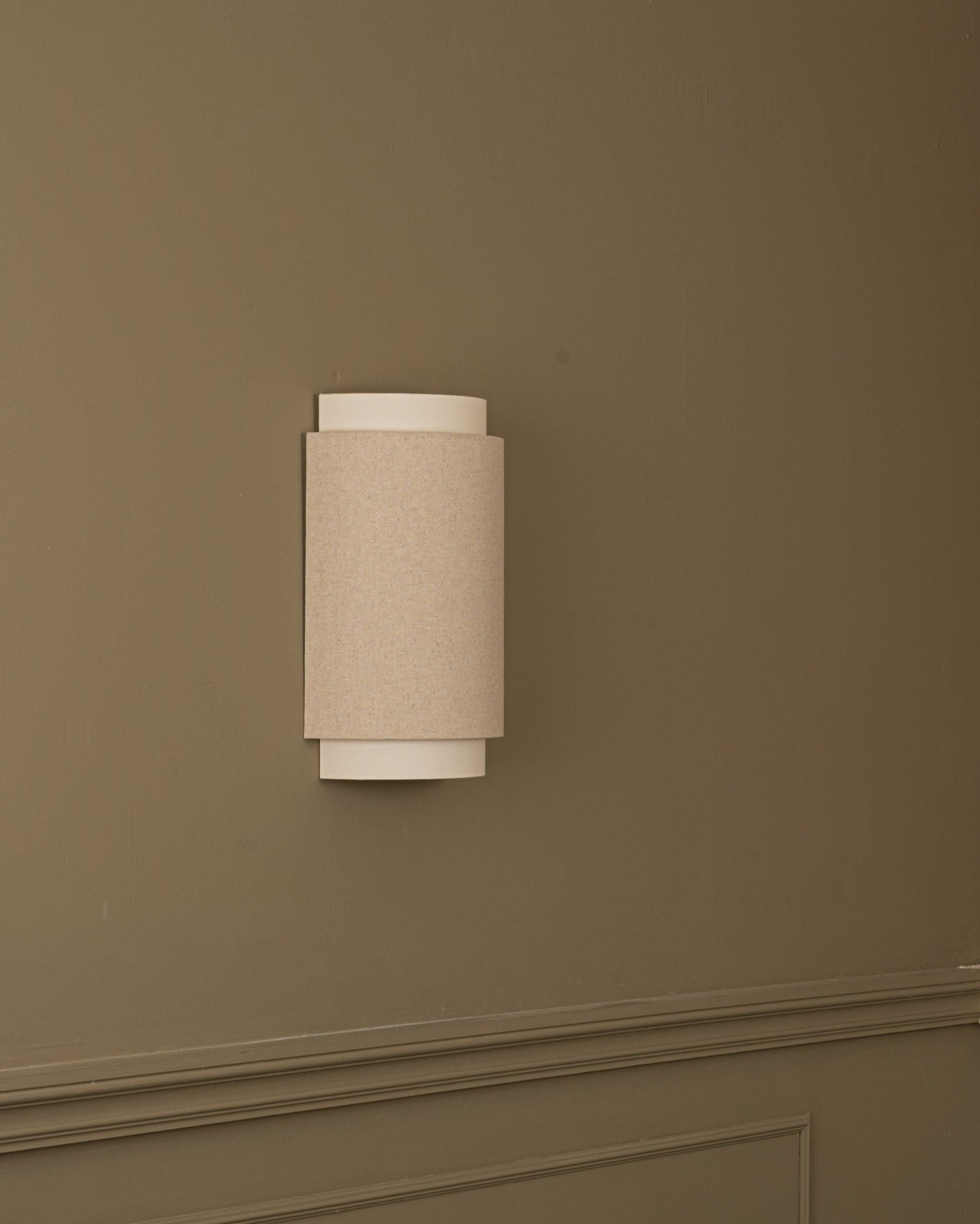 'Duono' Wall Light Linen — side angle