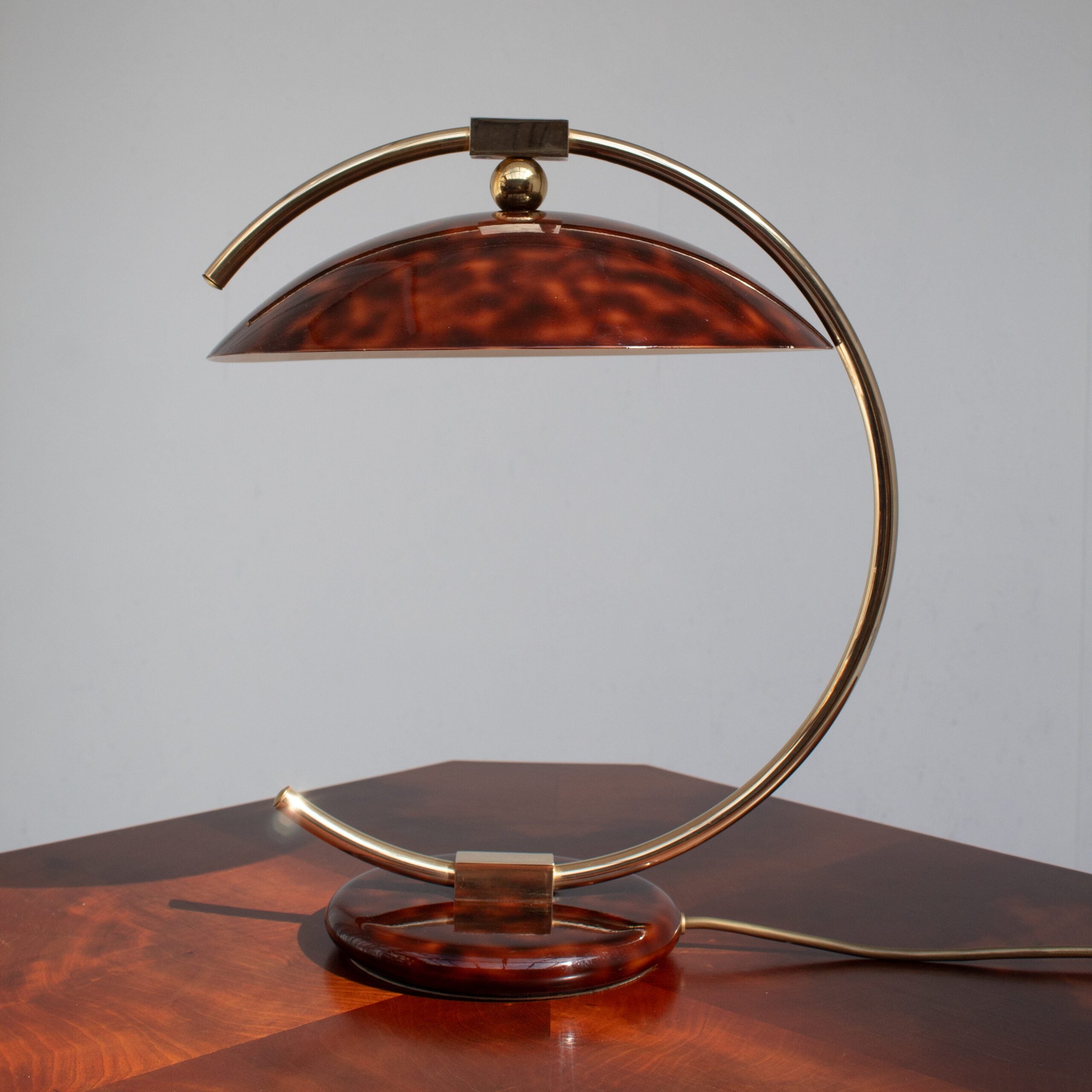 Vintage Tortoiseshell Table Lamp in Brass — detail view