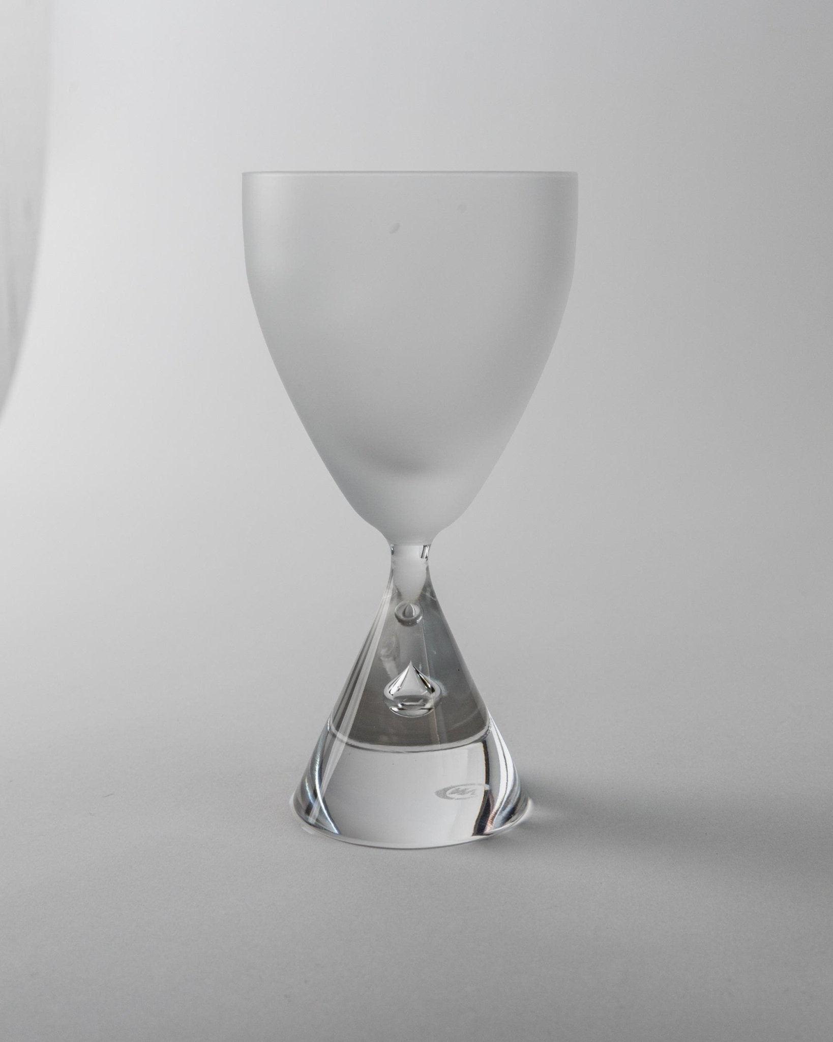 Set of 4 Vintage Murano Drinking Glasses - Hourglass Design with Bubble, Frosted and Clear Glass - Timeless Italy 80s - Wine Glasses, Gift — side angle
