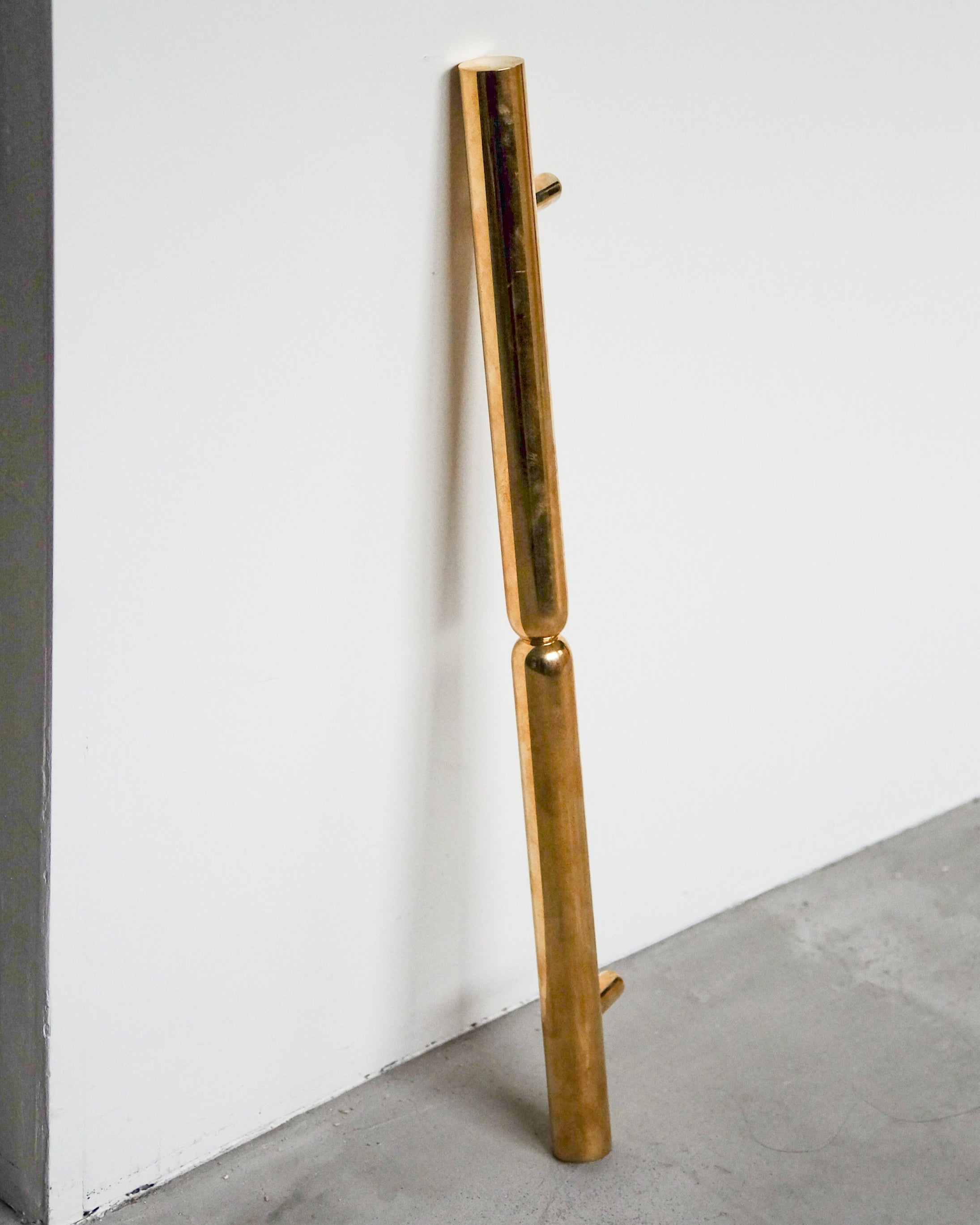 TOTEM Appliance Pull — back view of polished brass finish