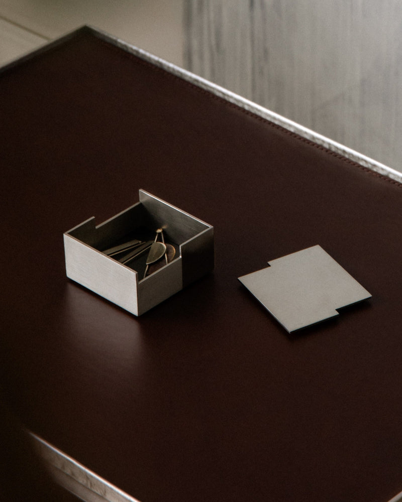 Carlo - Small desk set by HYZ | The Oblist