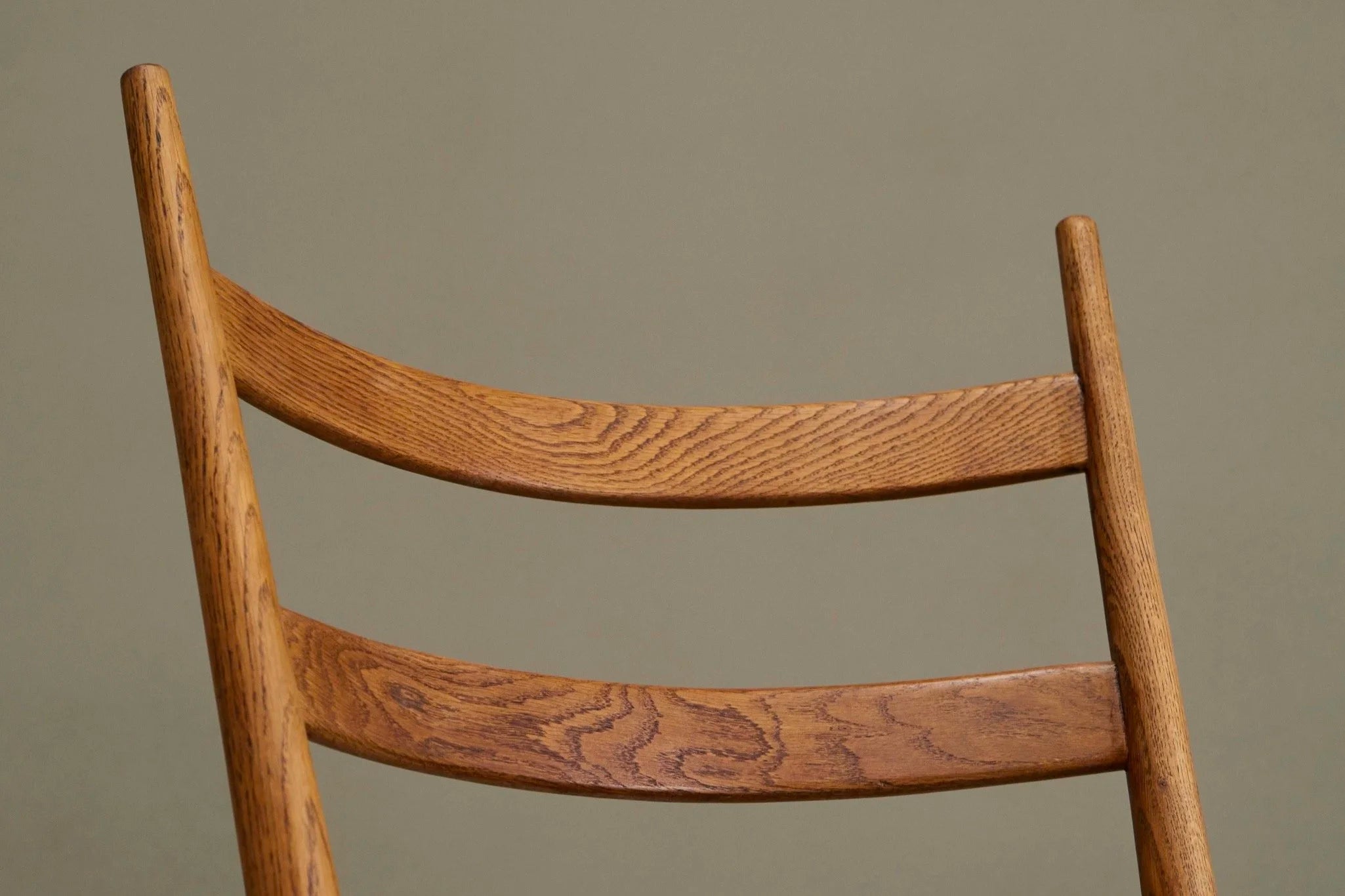 Rocking Chair in Solid Oak and Sheepskin France 1960s — detail view