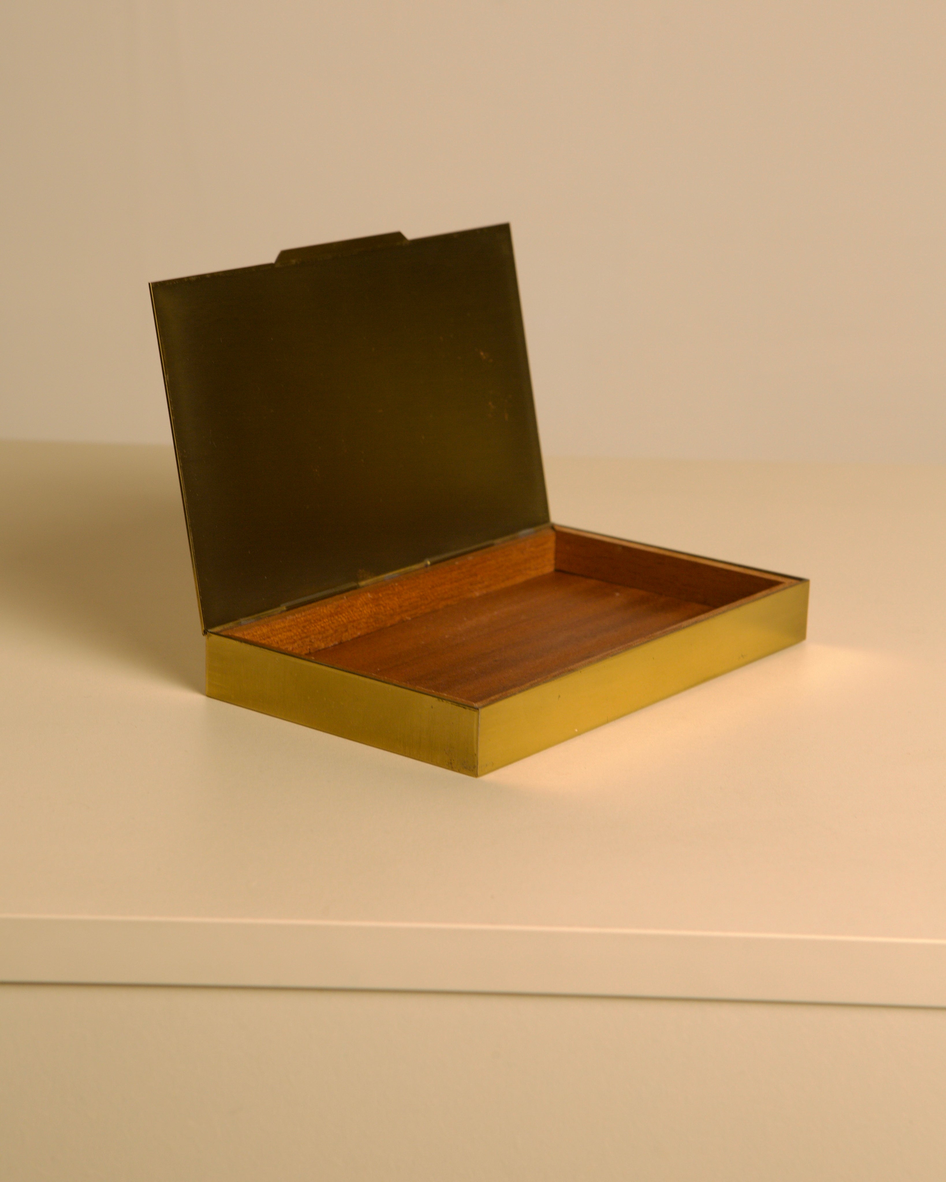 Italian 60s brass and wood rectangular box — side angle showing open brass lid