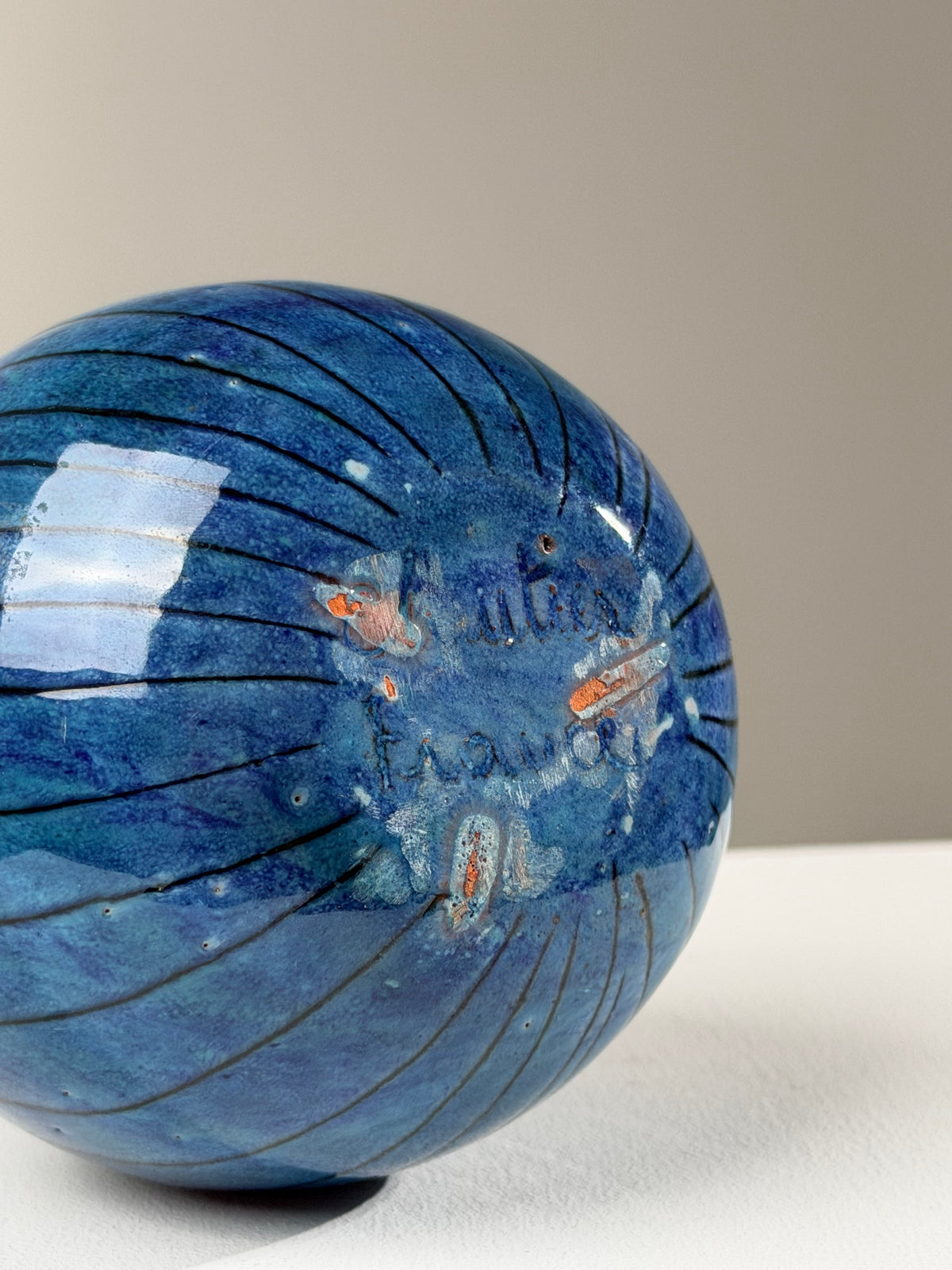Rare round ceramic vase by the Cloutier brothers, France, circa 1960.  — close-up