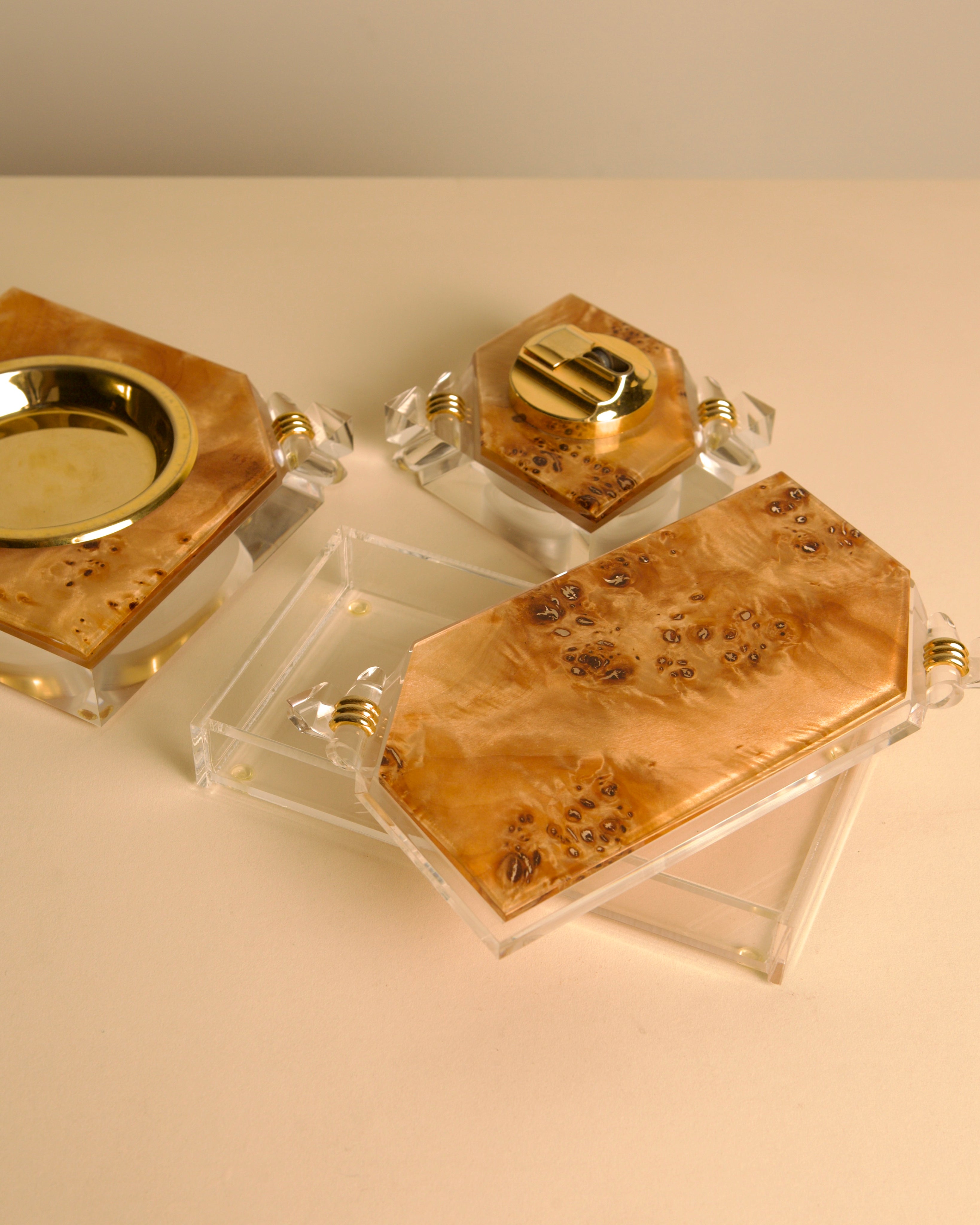 Italian 70s desk set for smokers in wood, plexiglass, and brass — alternate view