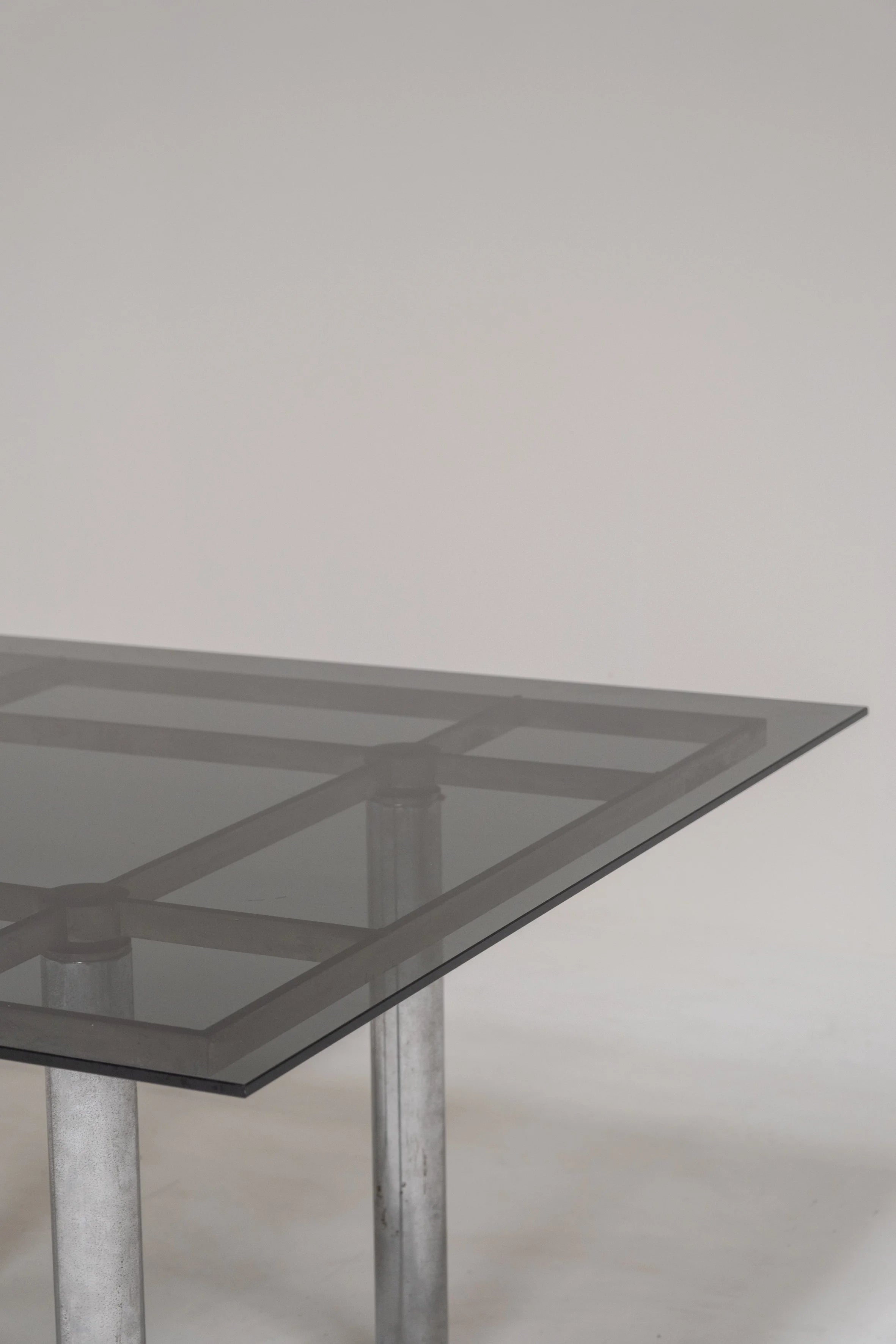 Dining table by Tobia Scarpa for Gavina, 1960 — close-up