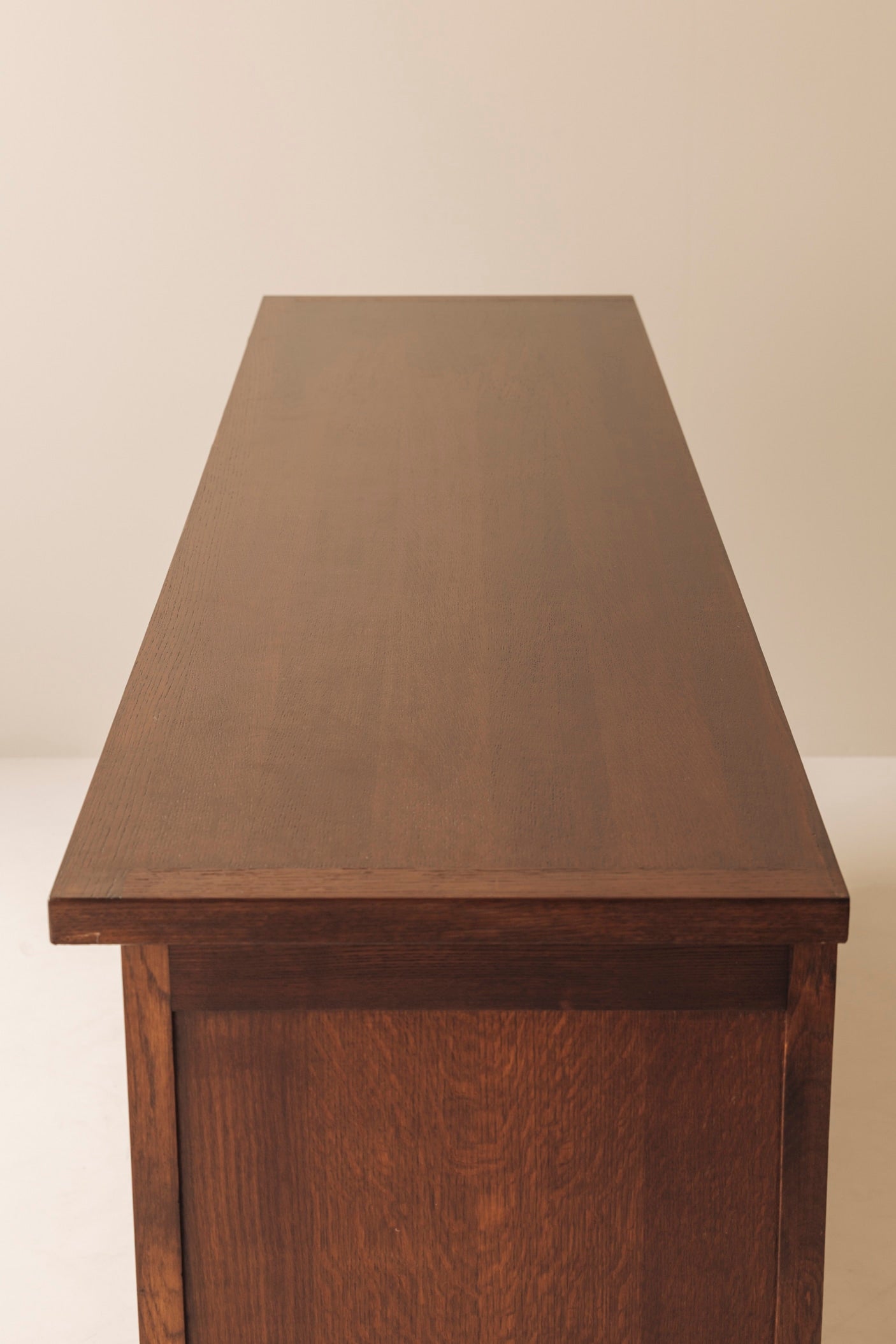 Beautiful Brutalist graphical French sideboard in oak, 1960s — view 9