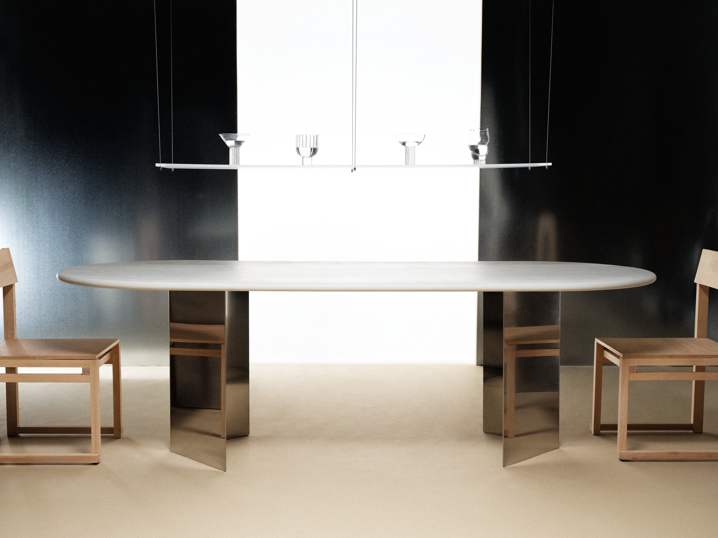 Adol dining table — detail view