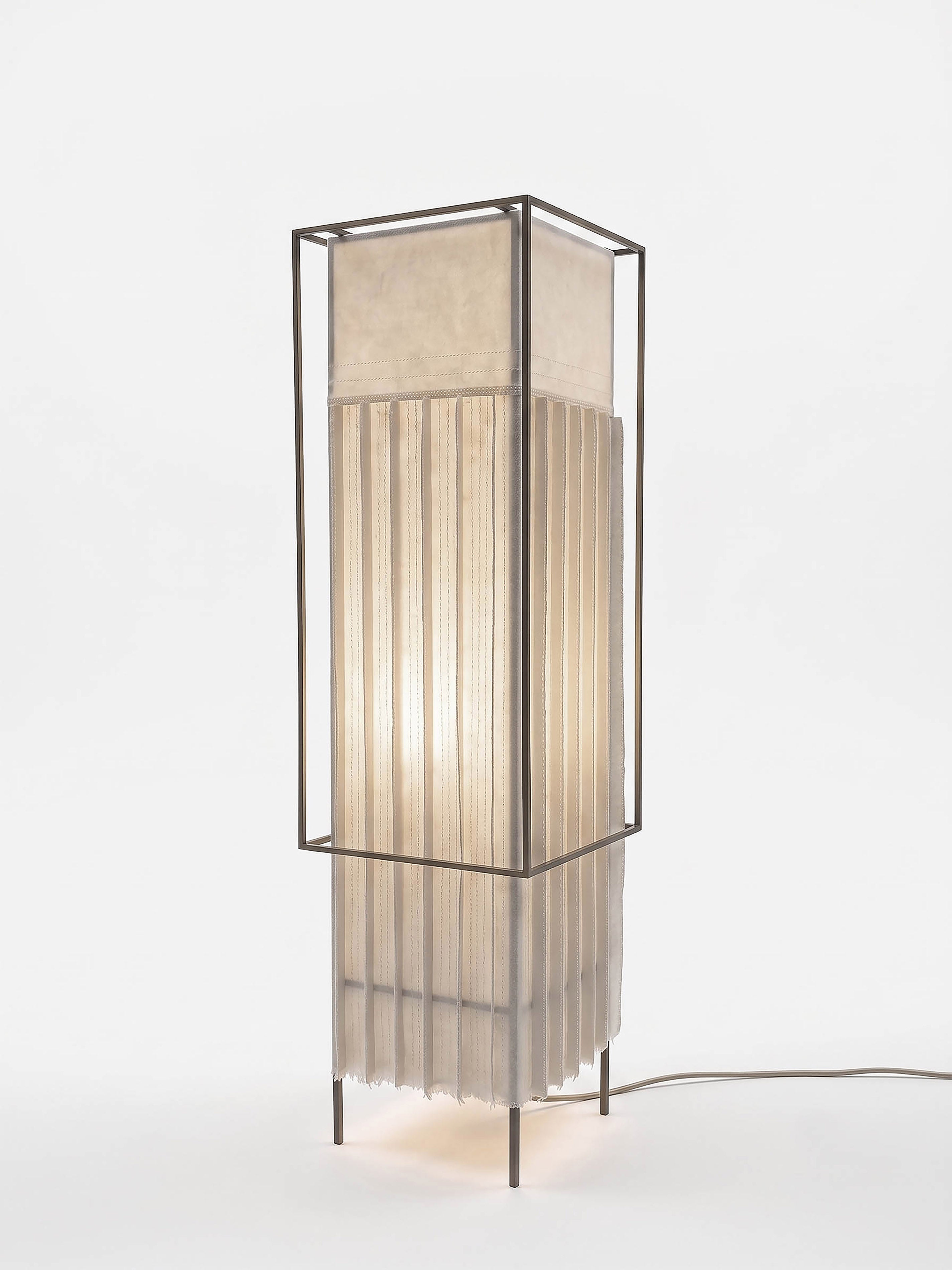 biiit 001 / Table lamp — side angle