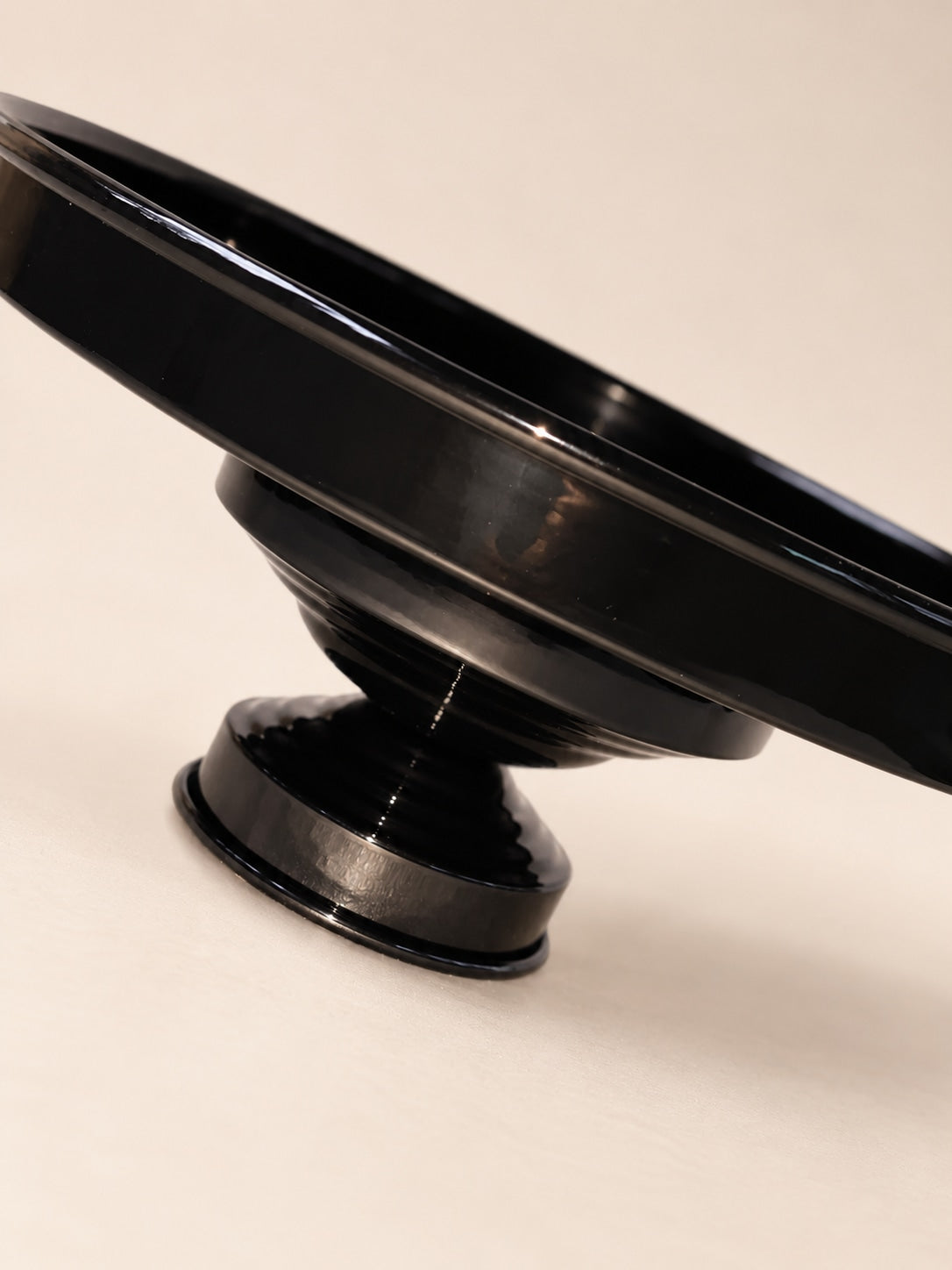Art Deco Dish/centerpiece in Metal black Glossy — lifestyle setting