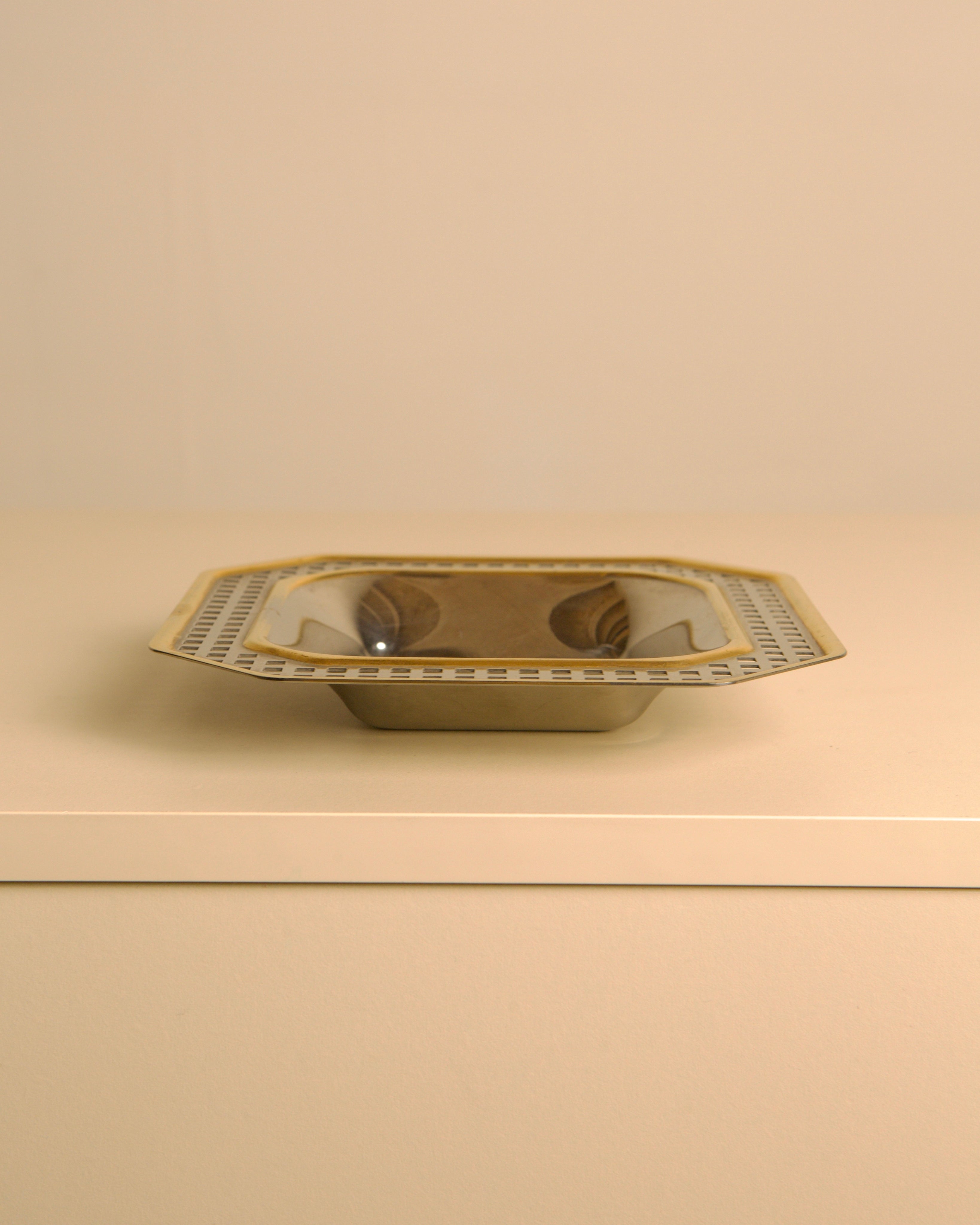 80s Italian gilt and silver-plated metal valet tray — detail view