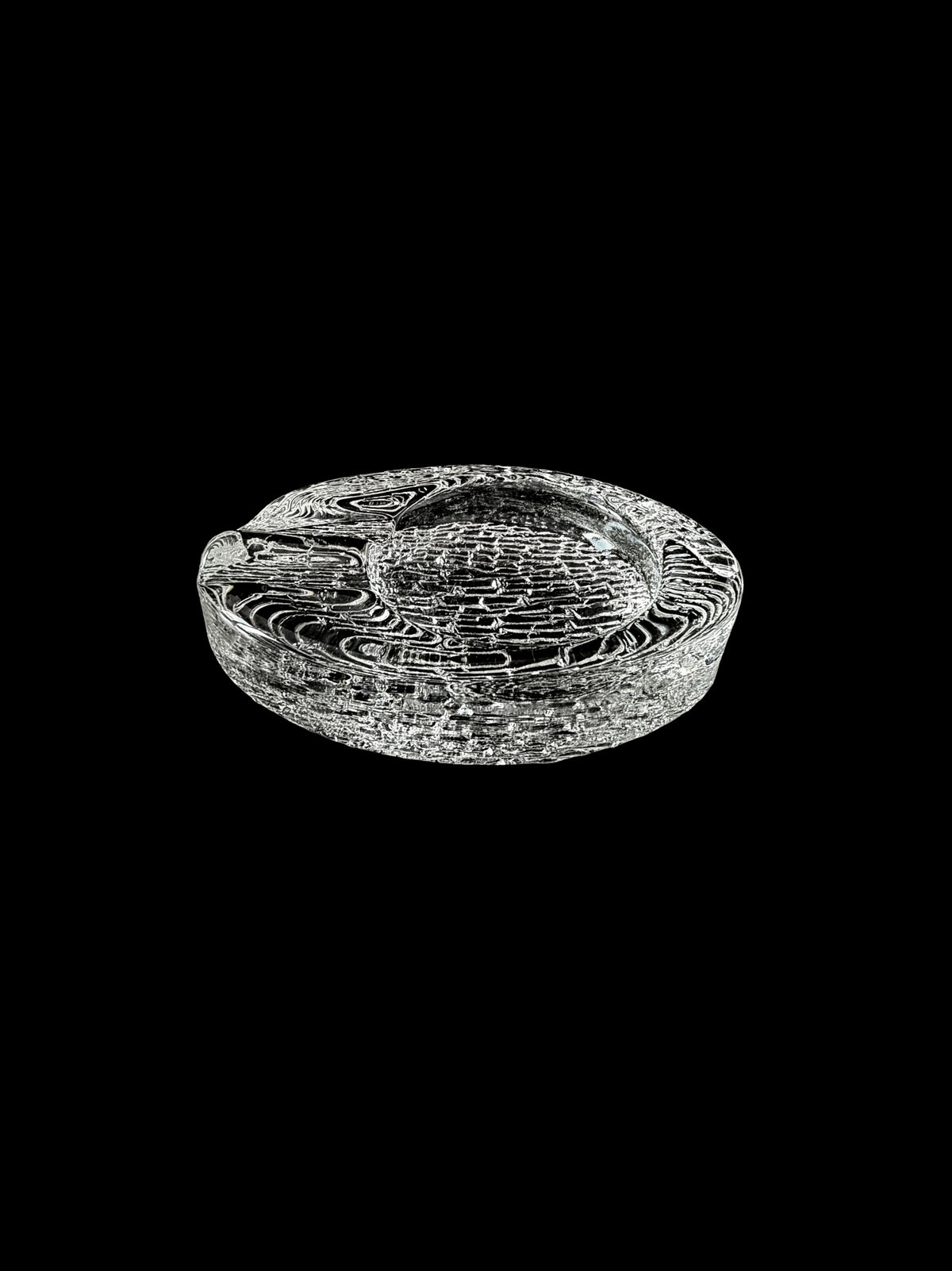 Vintage glass italian ashtray — detail view