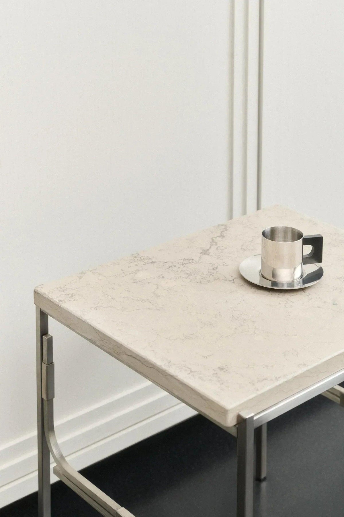 AXIS DISPLAY UNIT - ATAIJA AZUL LIMESTONE — close-up