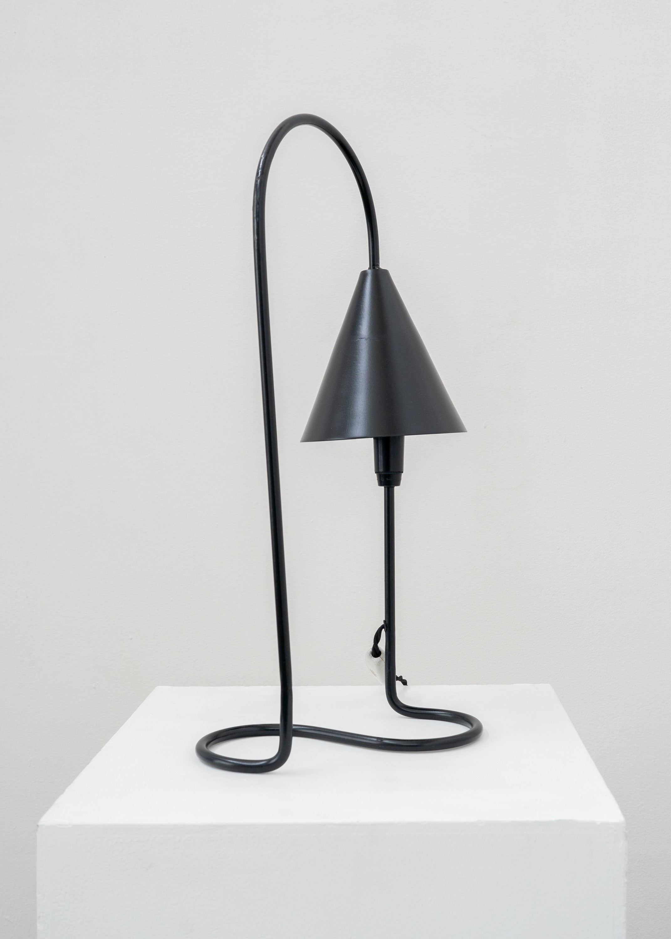 Sculptural Vintage Table Lamp — close-up