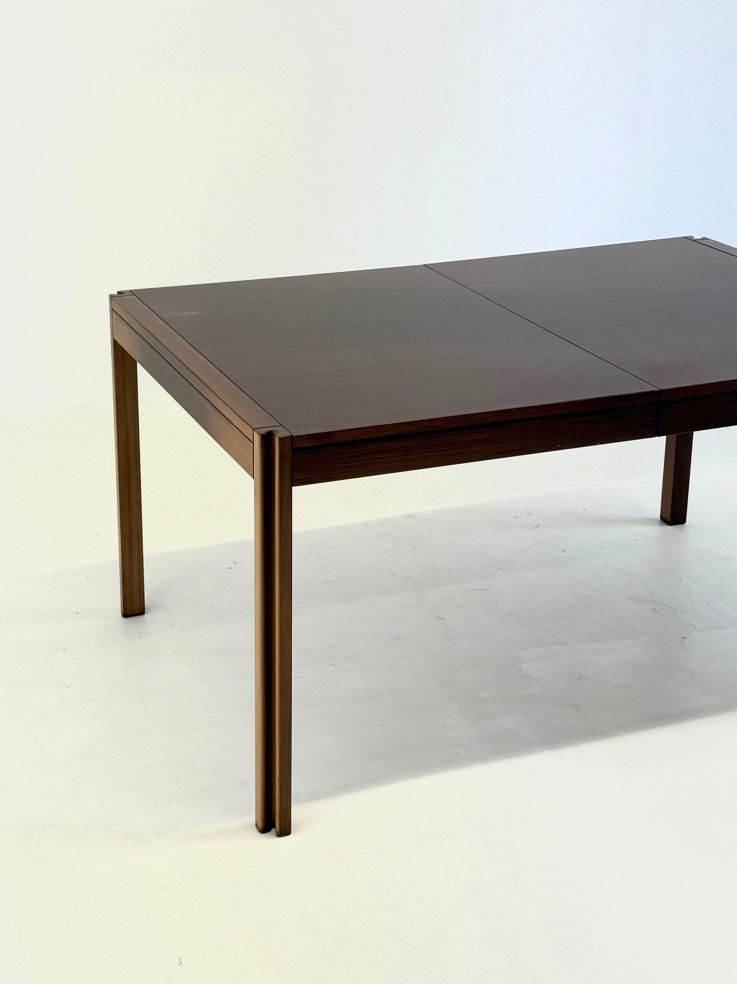 4D wooden vintage dining table by Angelo Mangiarotti for Molteni — view 10