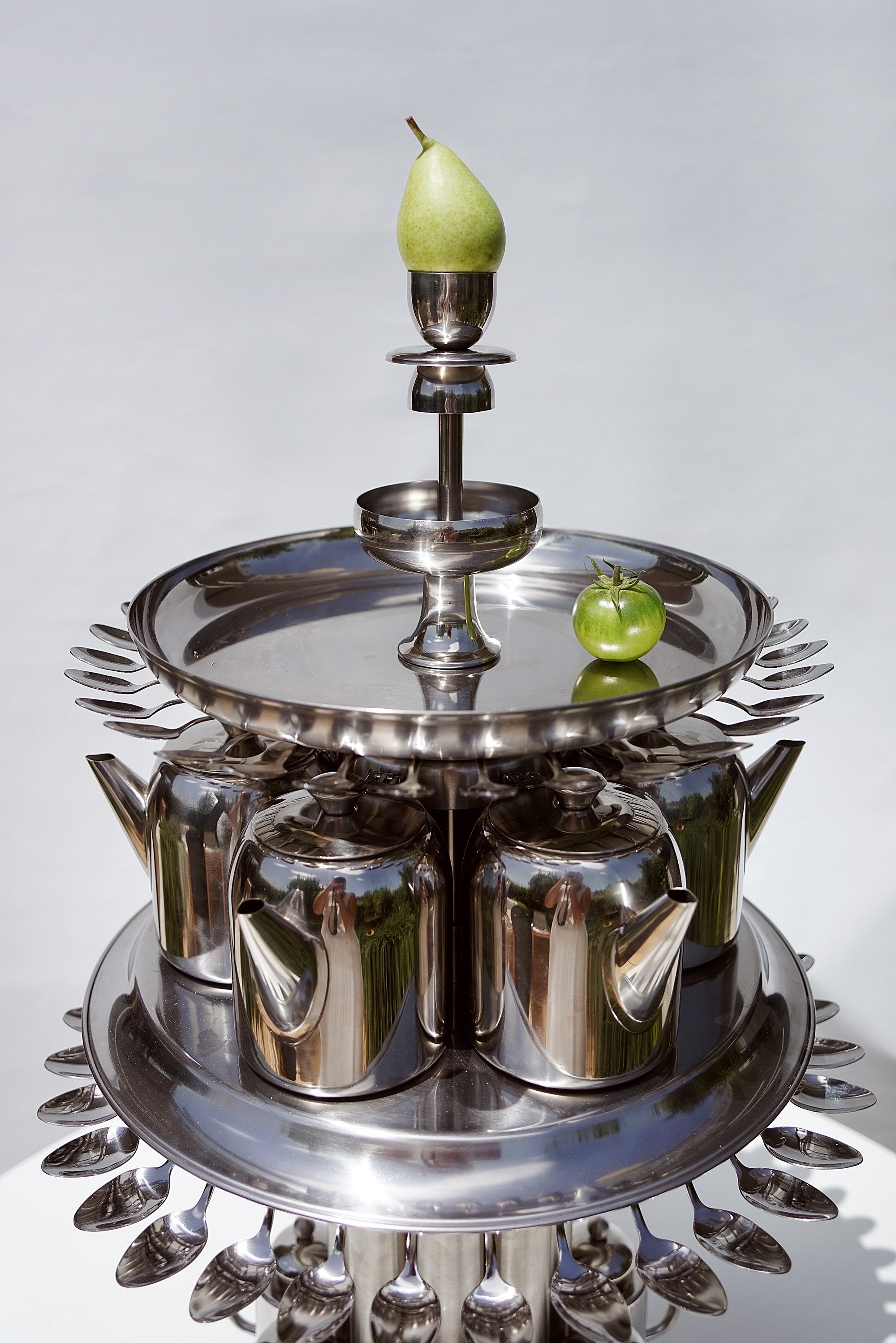MAD TEA TABLE — detail view