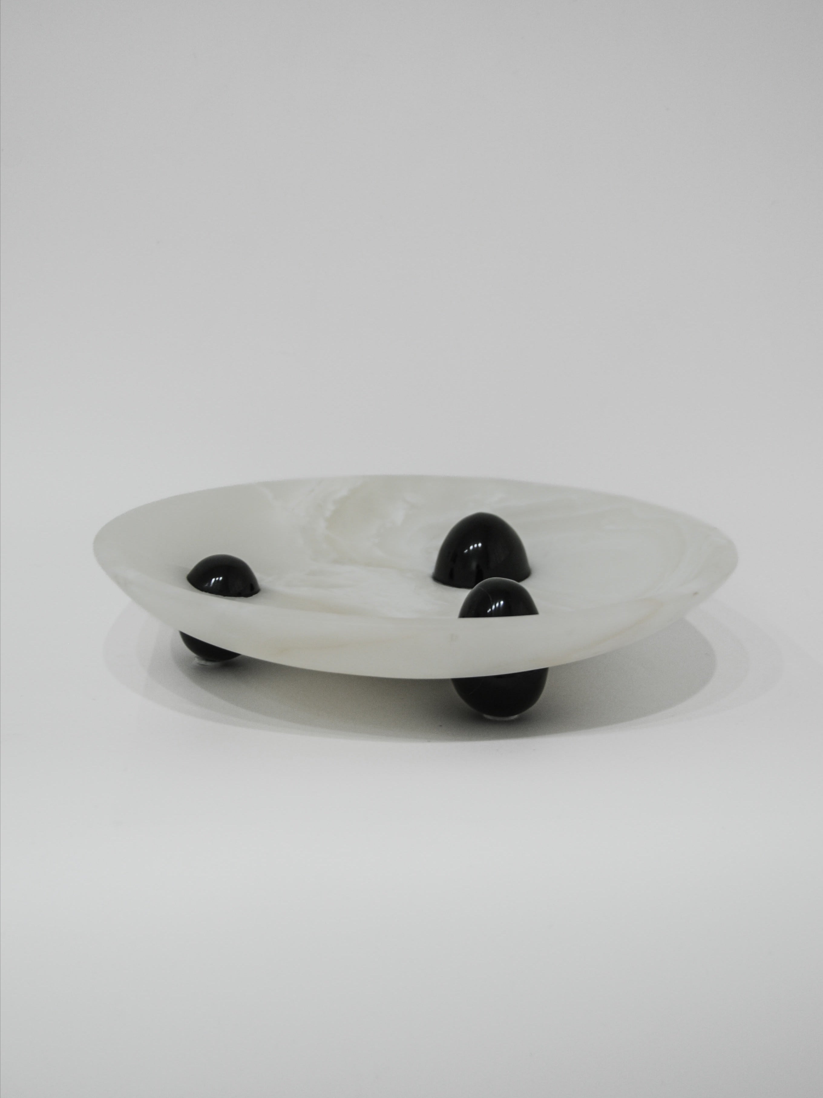 Uovo Bowl, in Stone and Onyx by Panorammma — variant detail