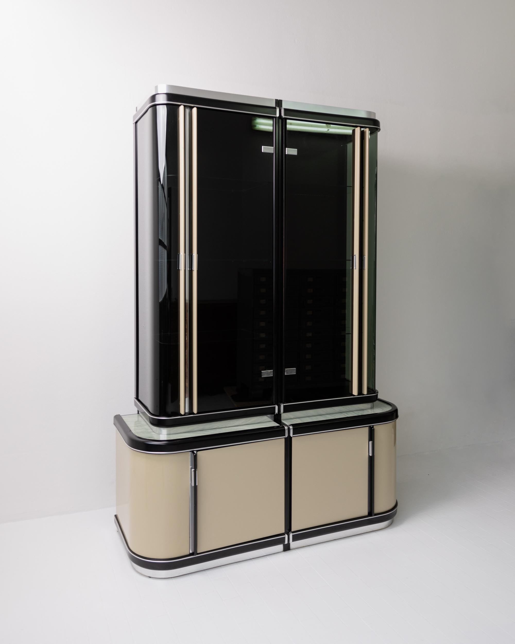 1950s Art Deco Bar Cabinet in Lacquered Wood — front view with black and beige finish