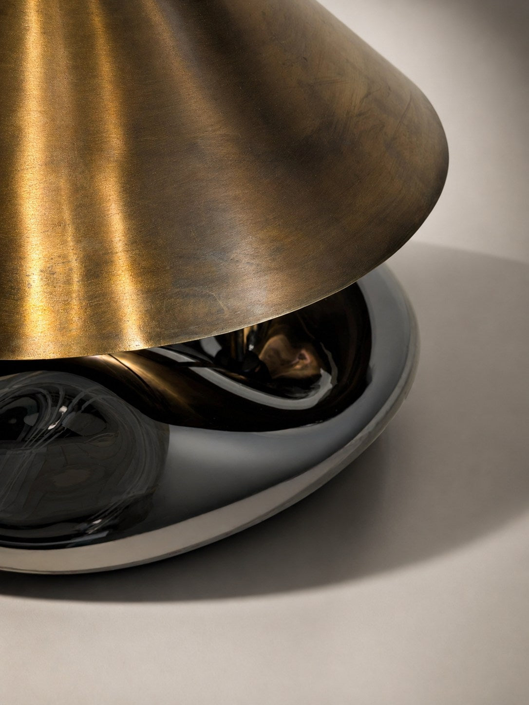 'Obsidian Lamp II' Table Lamp — detail view