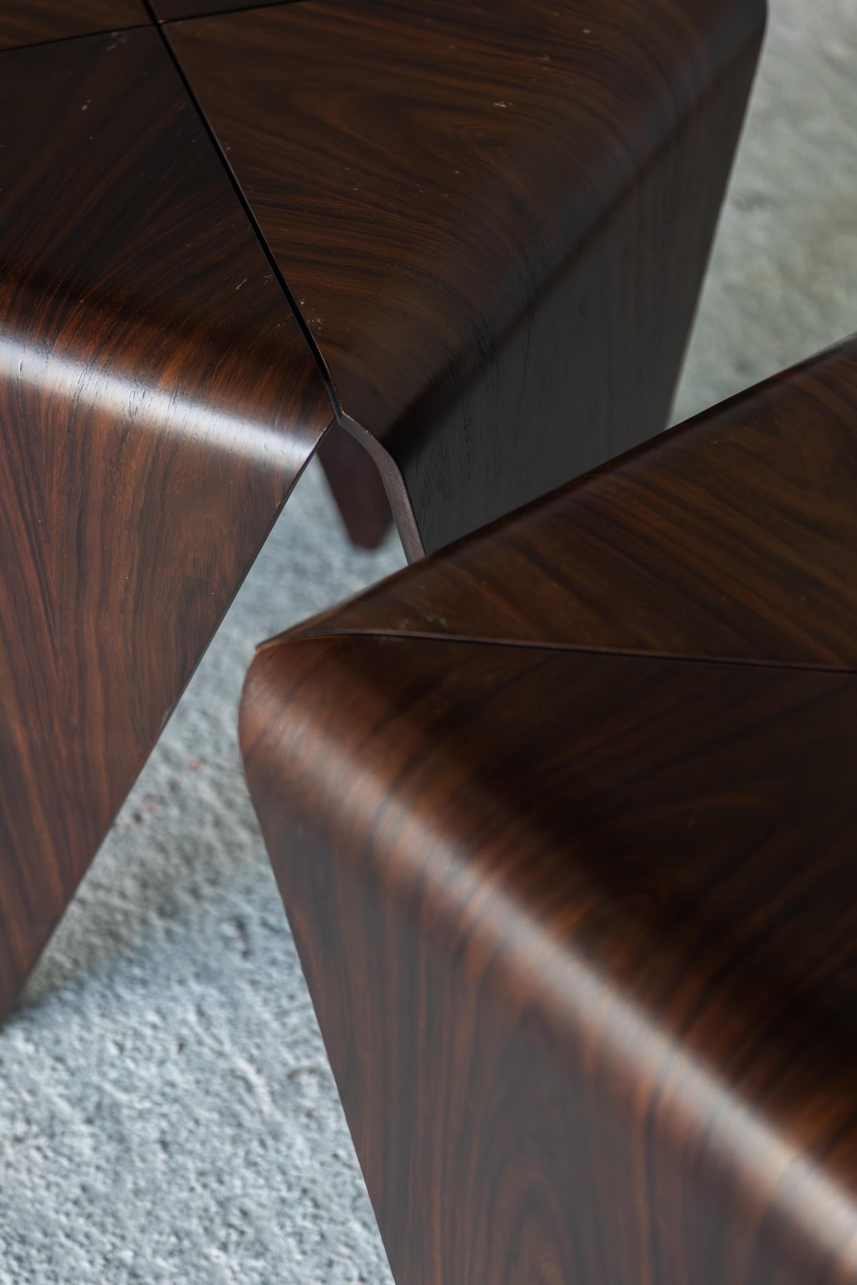 Side Table Petala by Jorge Zalszupin — detail view