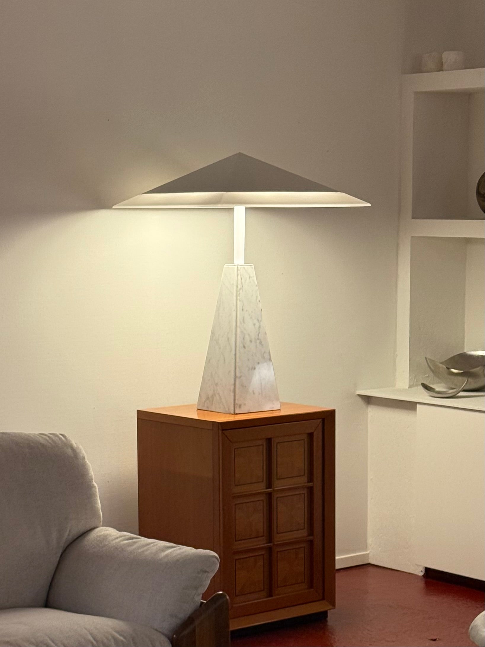 Abat Jour Table Lamp by Cini Boeri for Arteluce — detail view