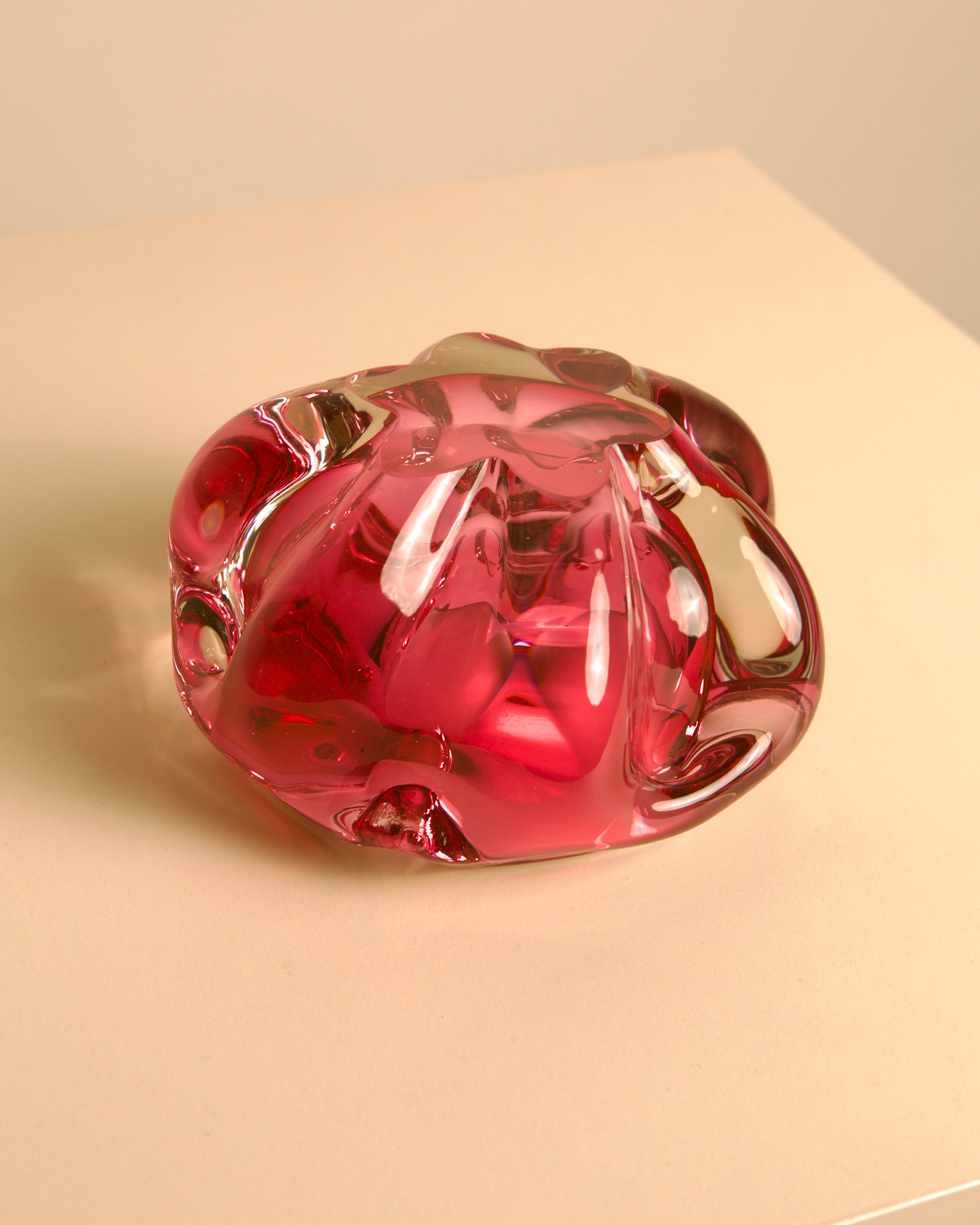 Dark Pink "Flower" Ashtray in Murano Glass 60's — angled view on light surface