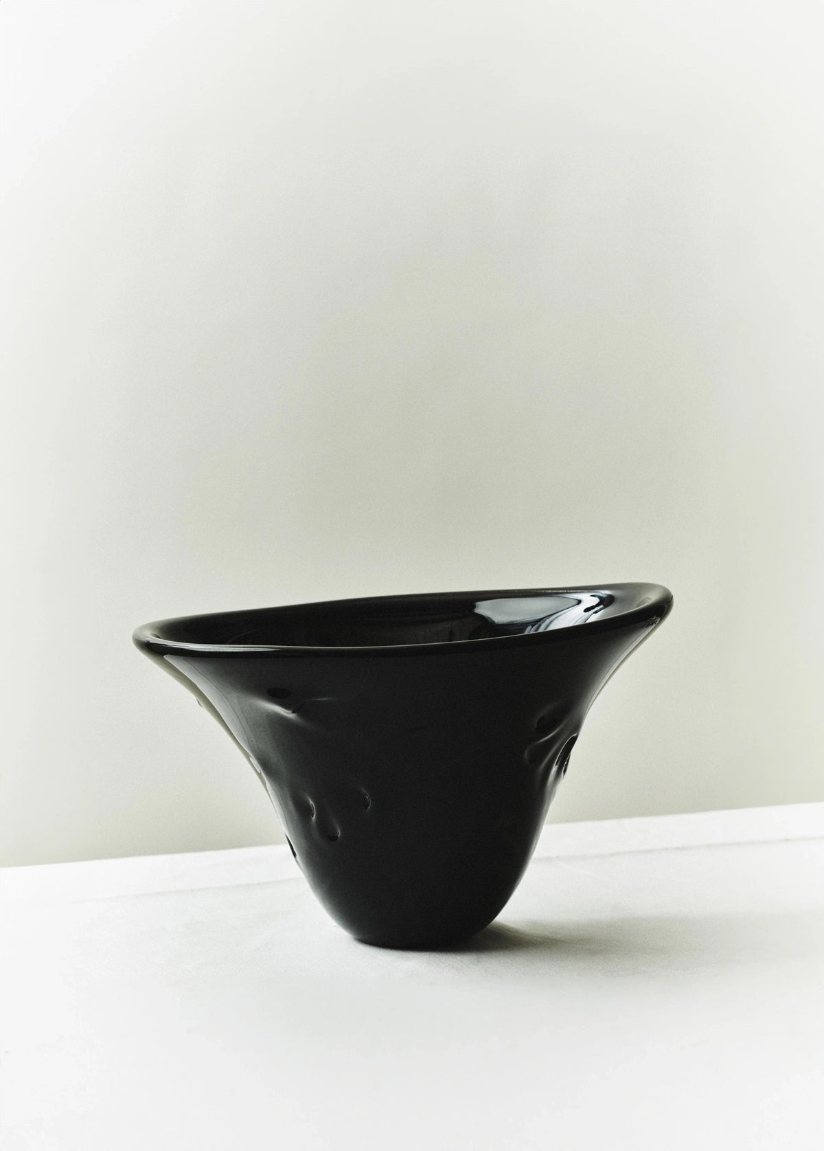 S.R. VINTAGE BOWL DECO BLACK — side angle