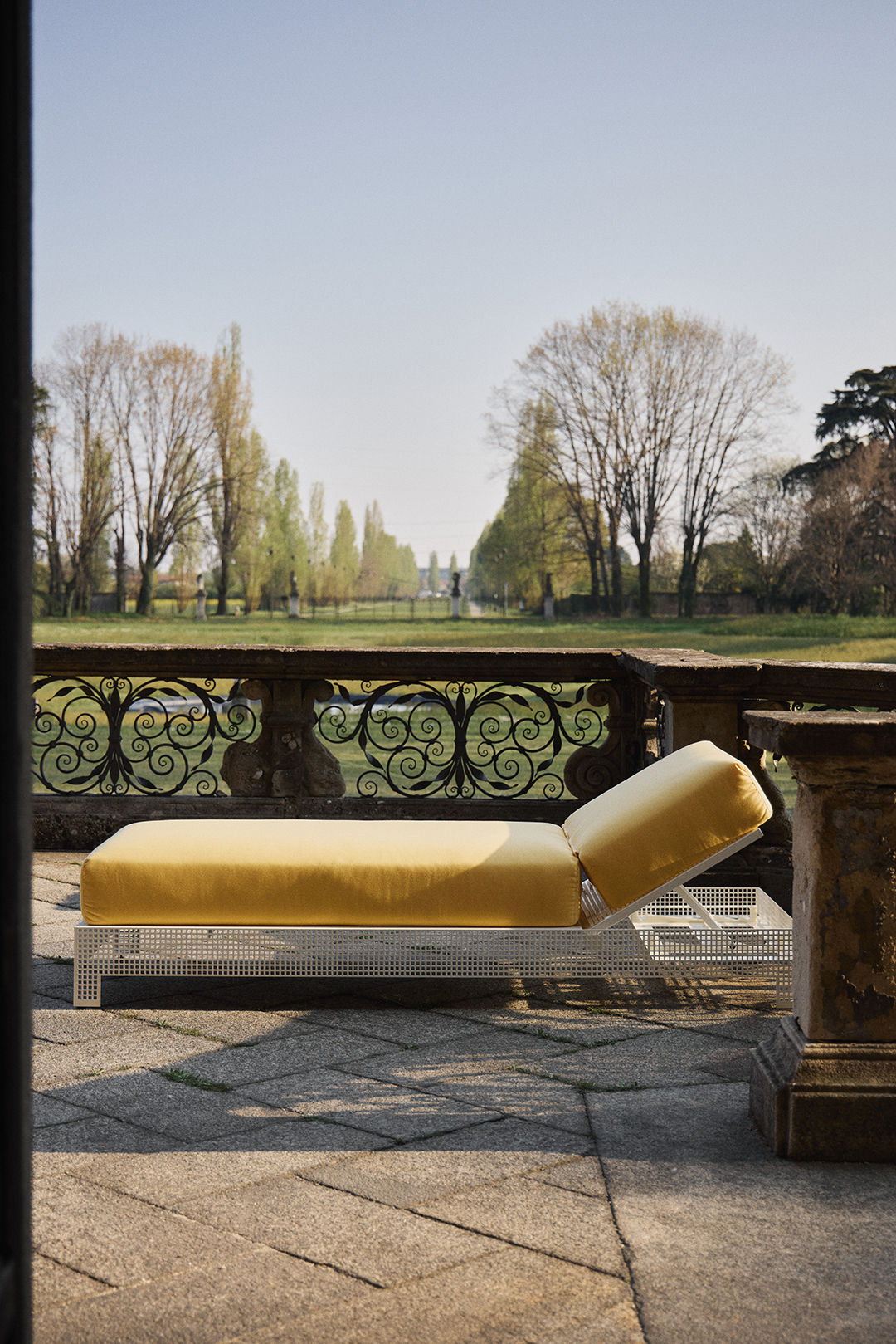 'Conservatory' Sun Lounger — detail view