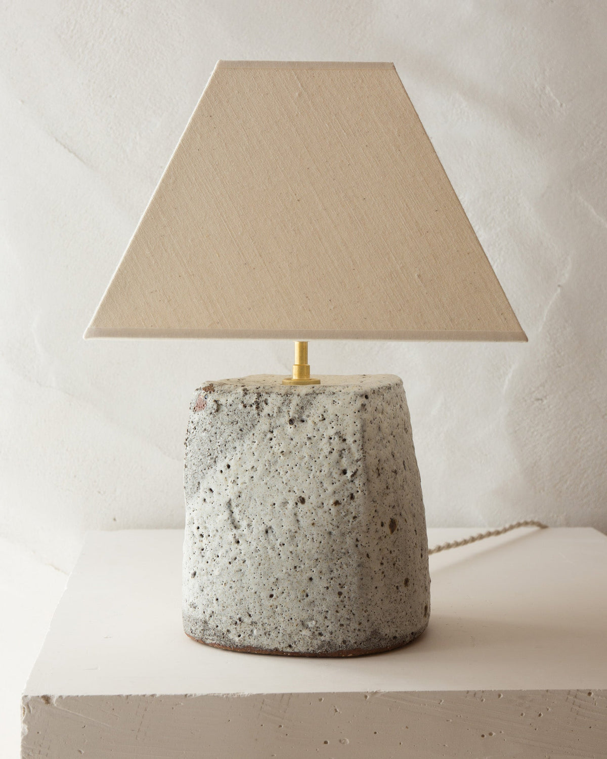 Météor S Table Lamps in Ceramic — close-up